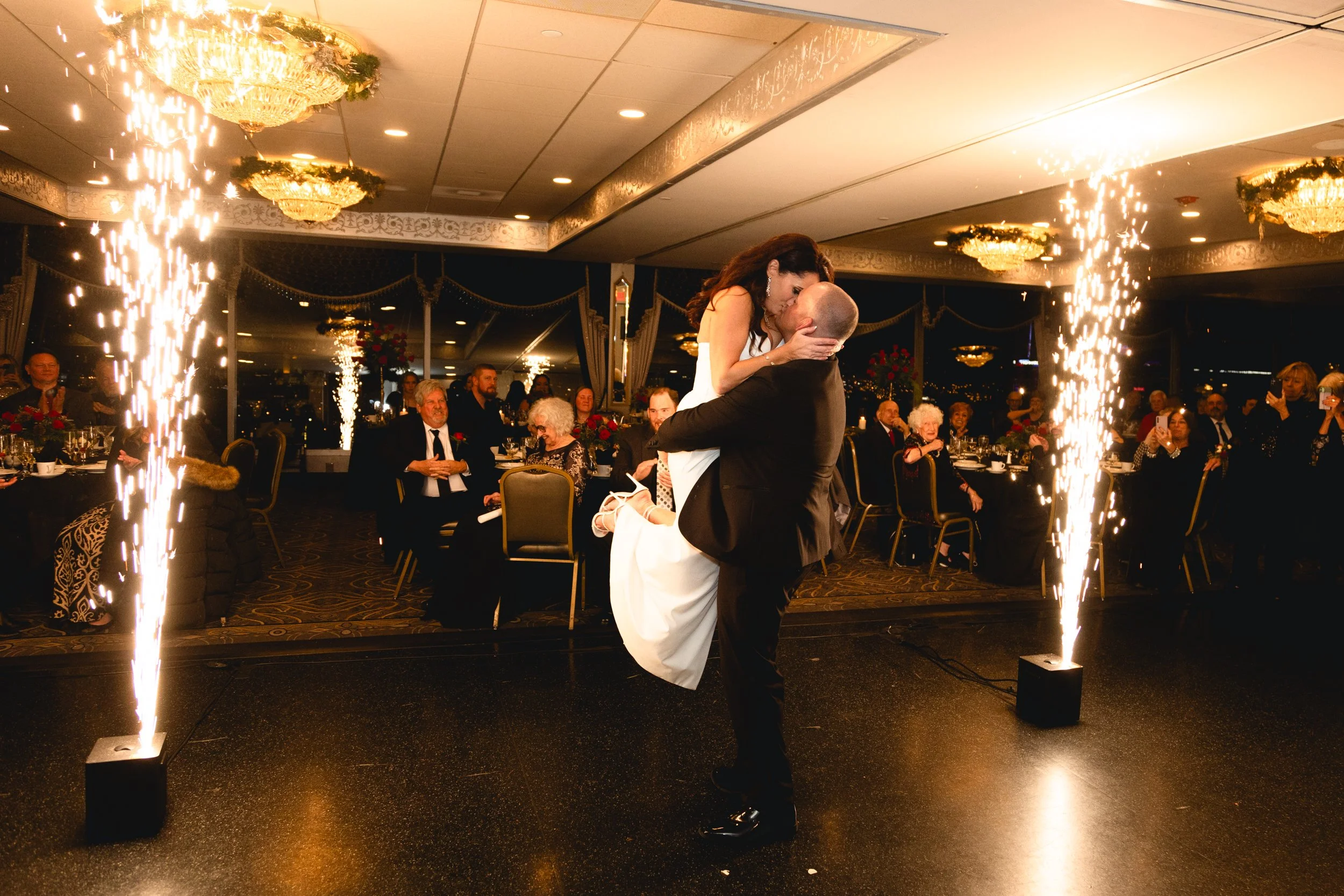 LeMontPittsburghWedding-20.JPEG