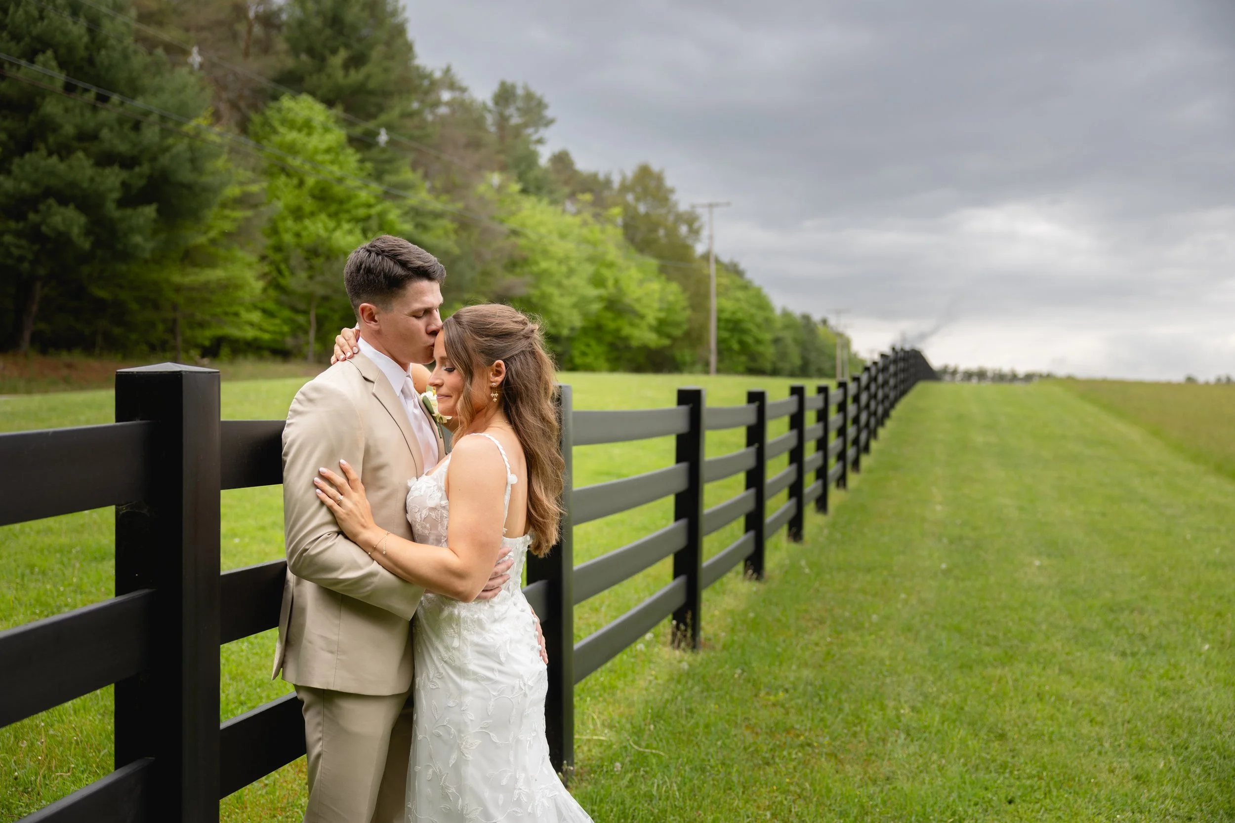 Tuck'dInnFarmWedding-15.jpg