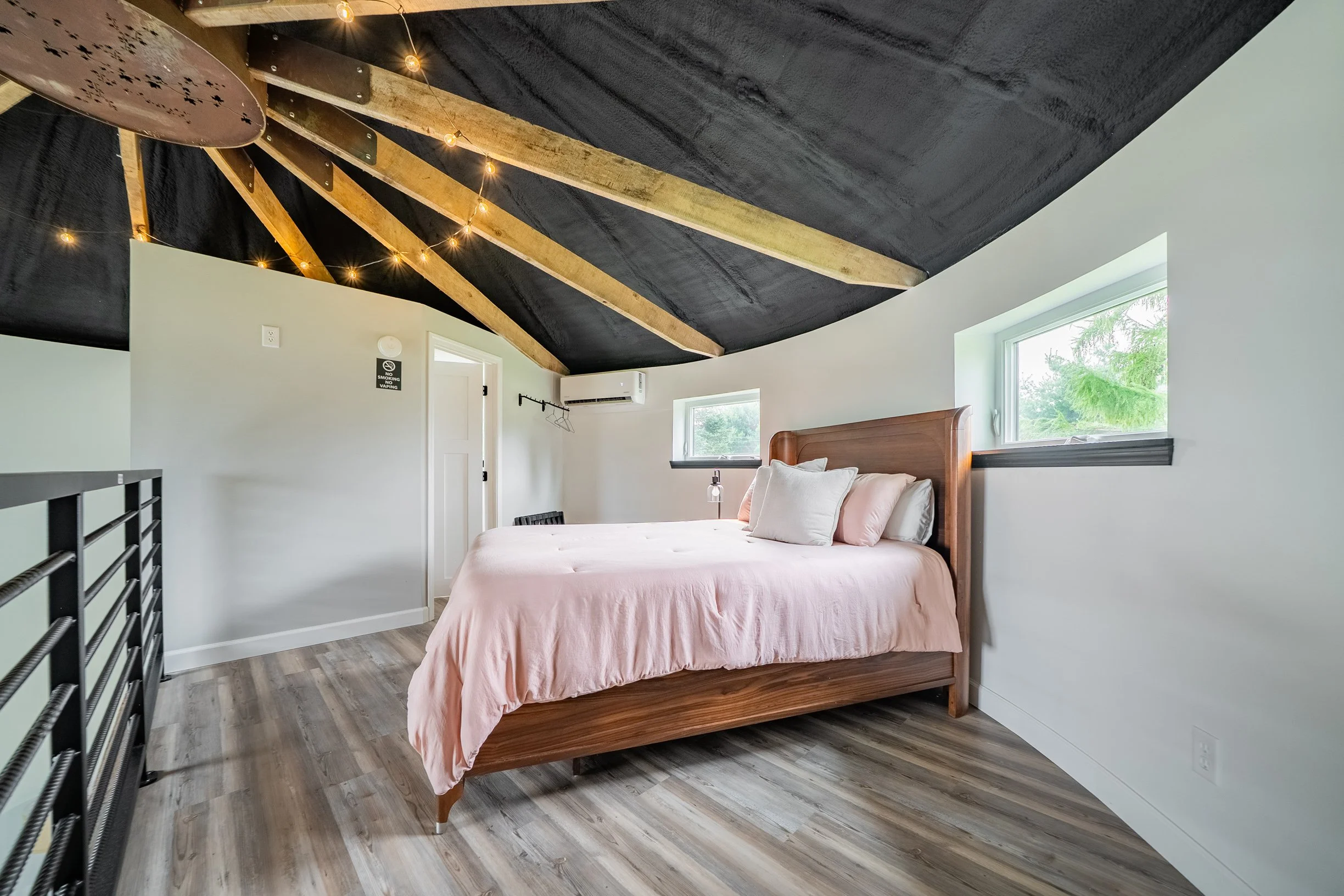 Loft, Taylor Bin, Bed