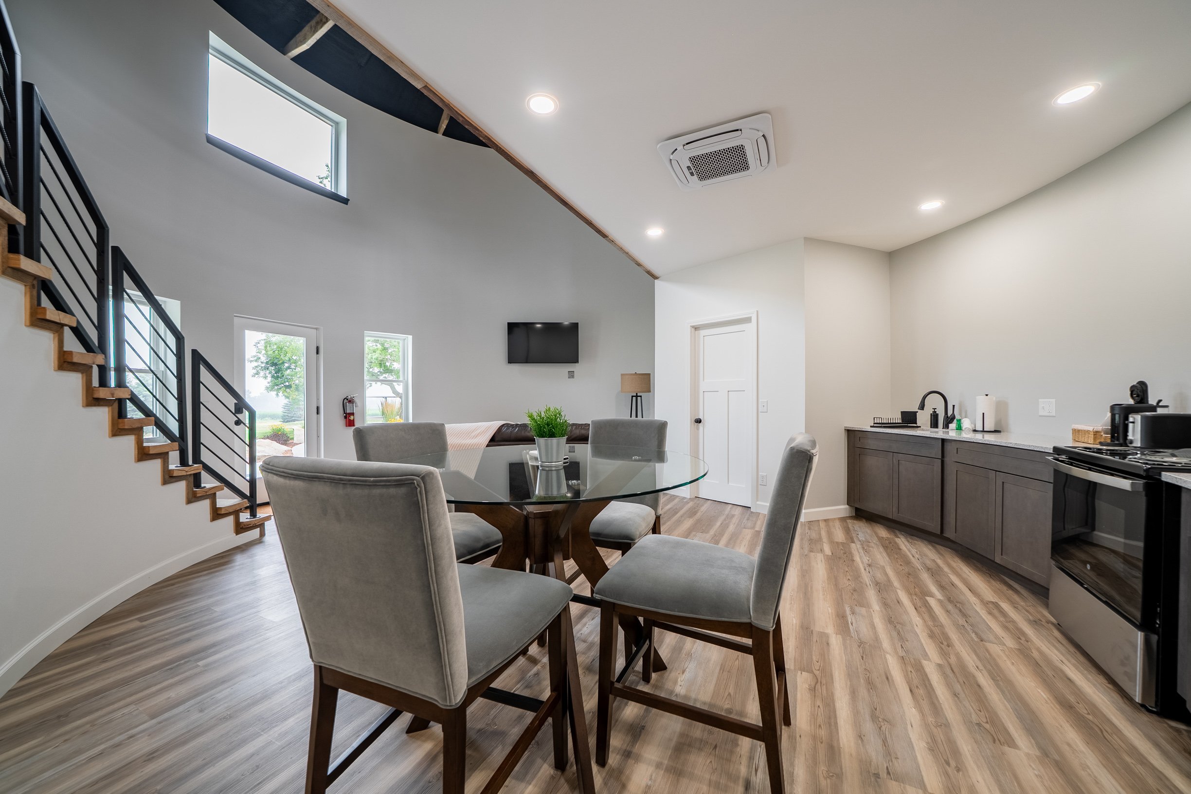 Taylor Bin, Kitchen