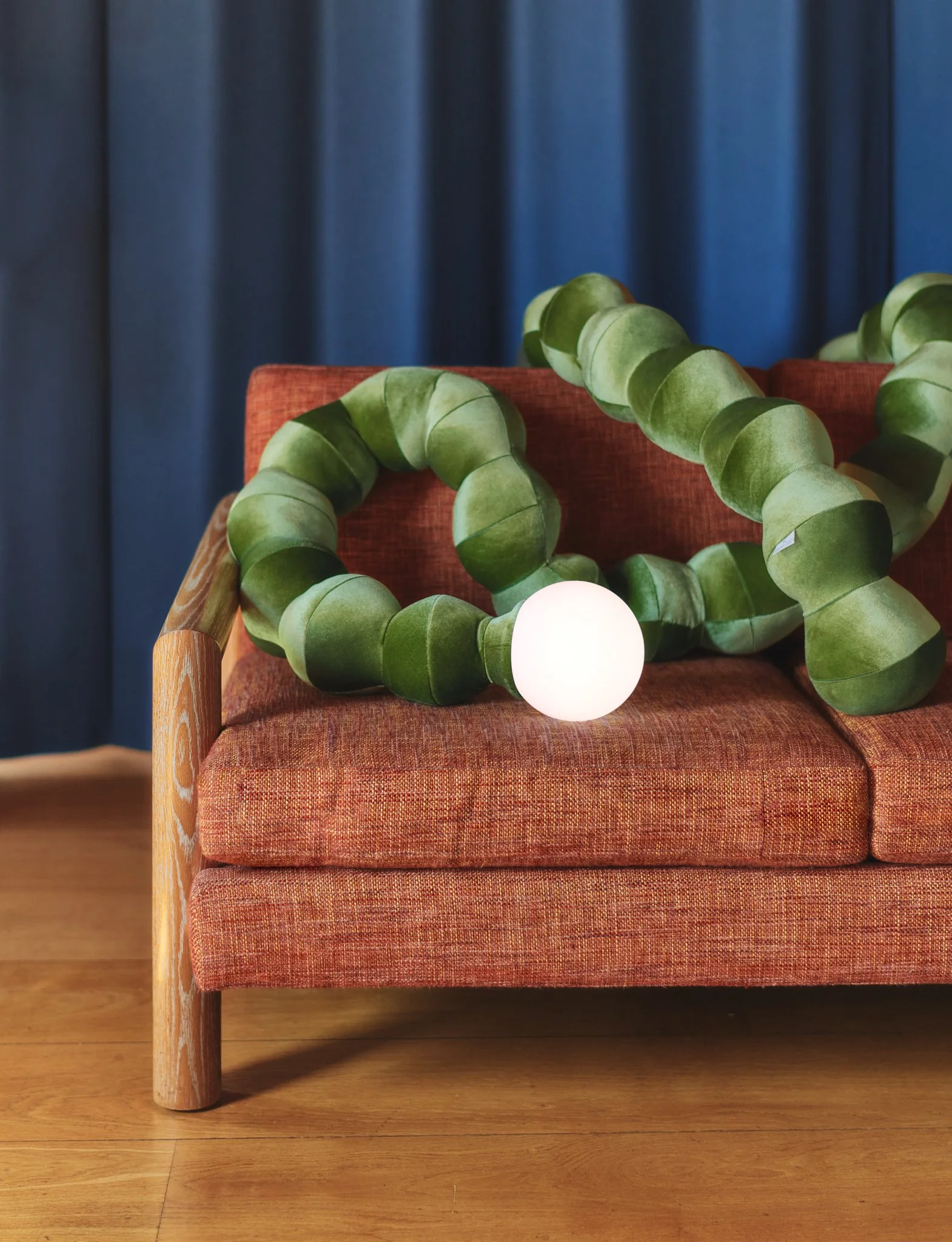 EdenFrymel_HoLD_LoopyLamp_16-webres.jpg