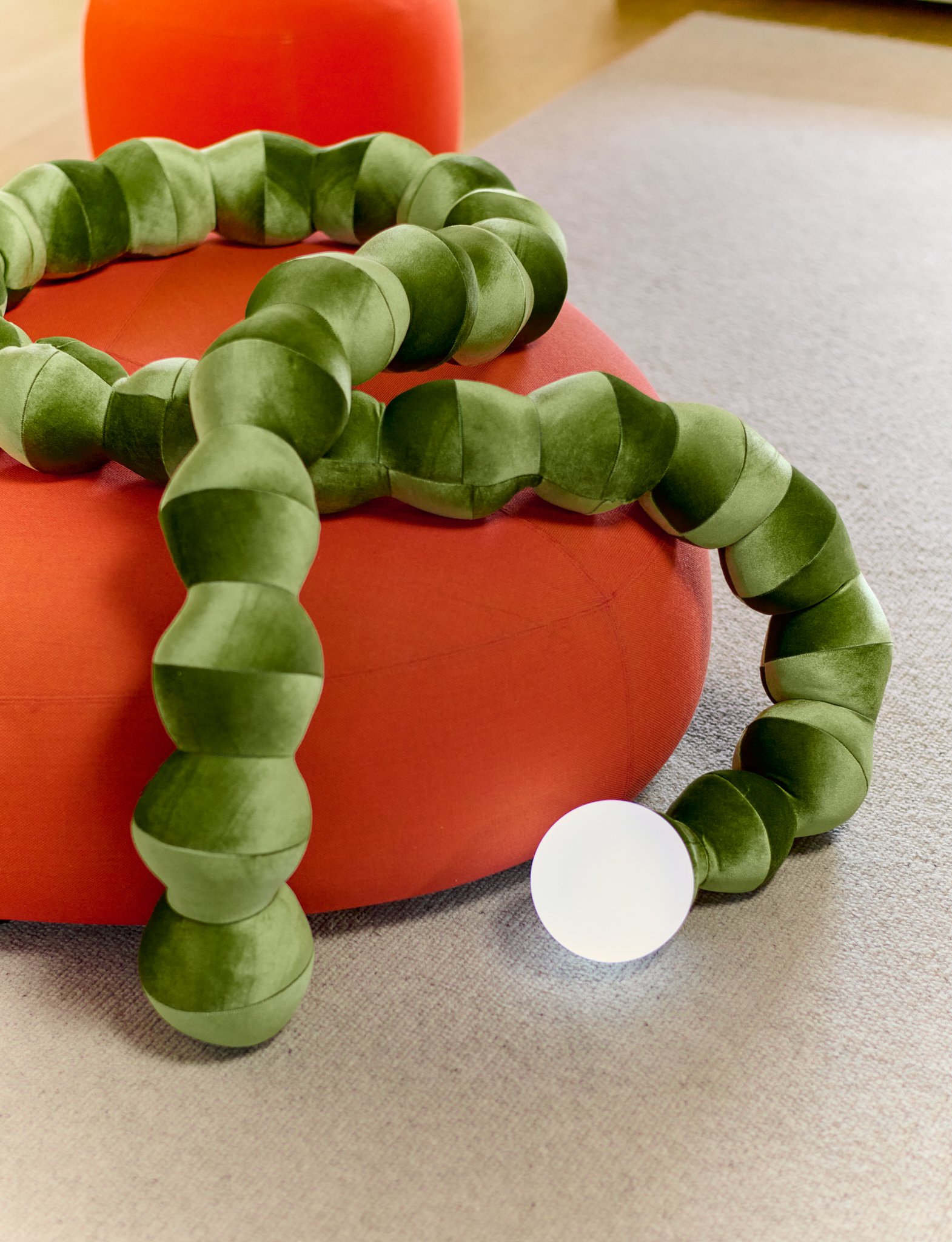 EdenFrymel_HoLD_LoopyLamp_13-webres.jpg