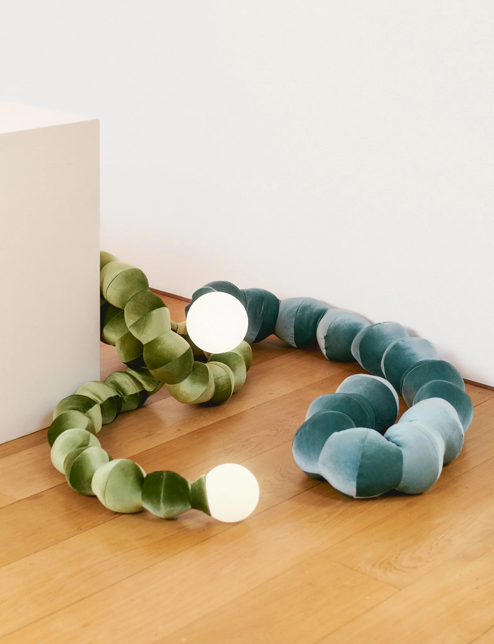 EdenFrymel_HoLD_LoopyLamp_19-webres.jpg