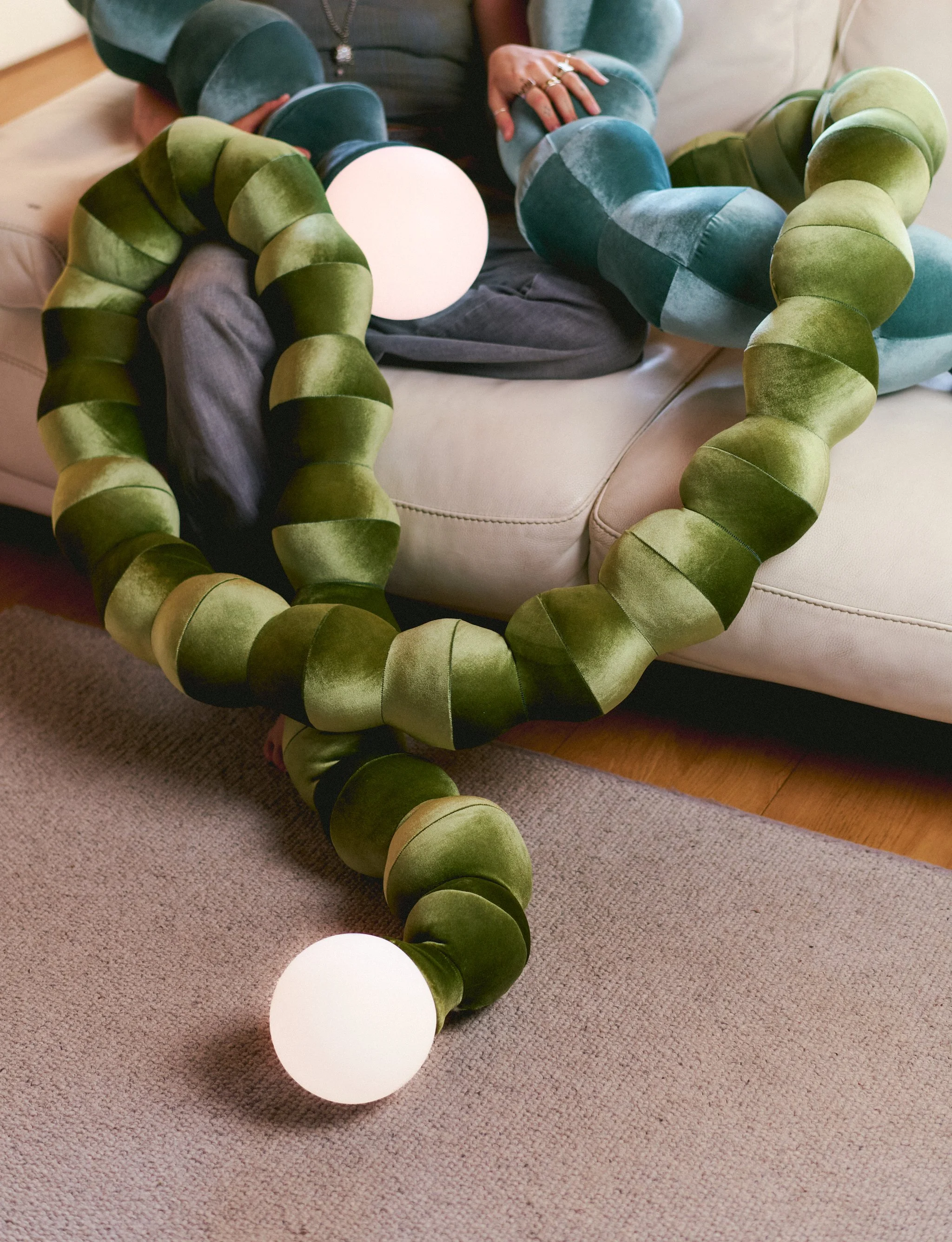 EdenFrymel_LoopyLamp08_.jpg