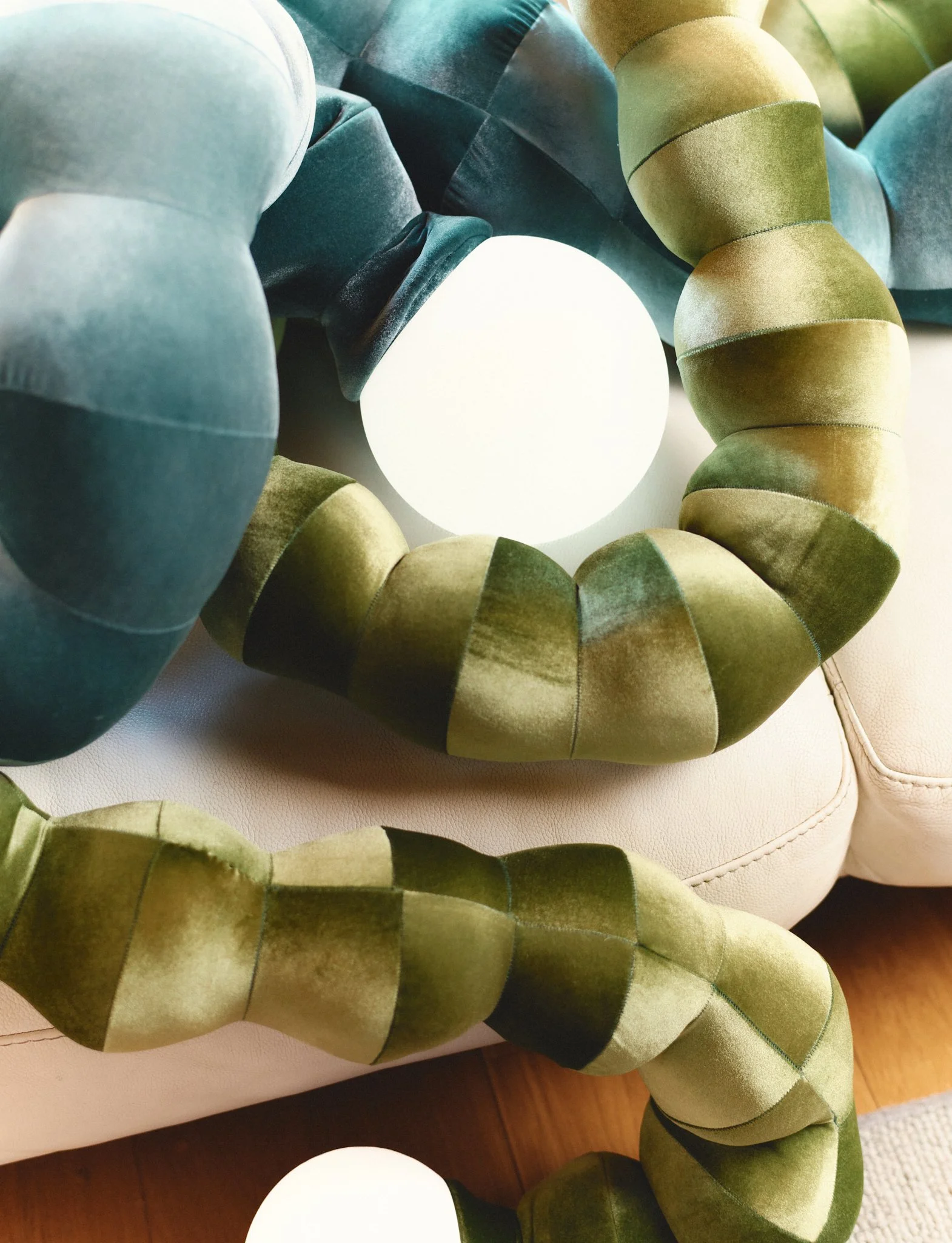EdenFrymel_HoLD_LoopyLamp_35-webres.jpg