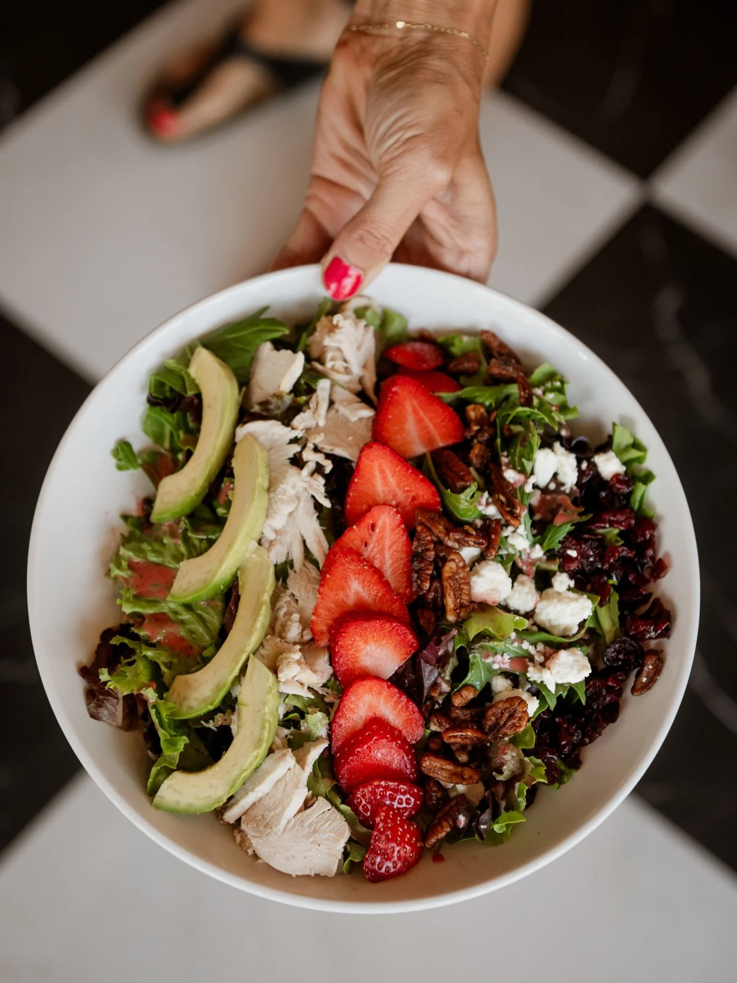 Just a little lunch inspo&mdash;who says salads have to be boring? 

Come grab yours today! 🥗😋

#huckleberrysicecreamandbakery #salad #lunchtime #wisdells #downtowndells #waterparkcapitaloftheworld #wisconsindells #wisconsinfoodie #openyearround