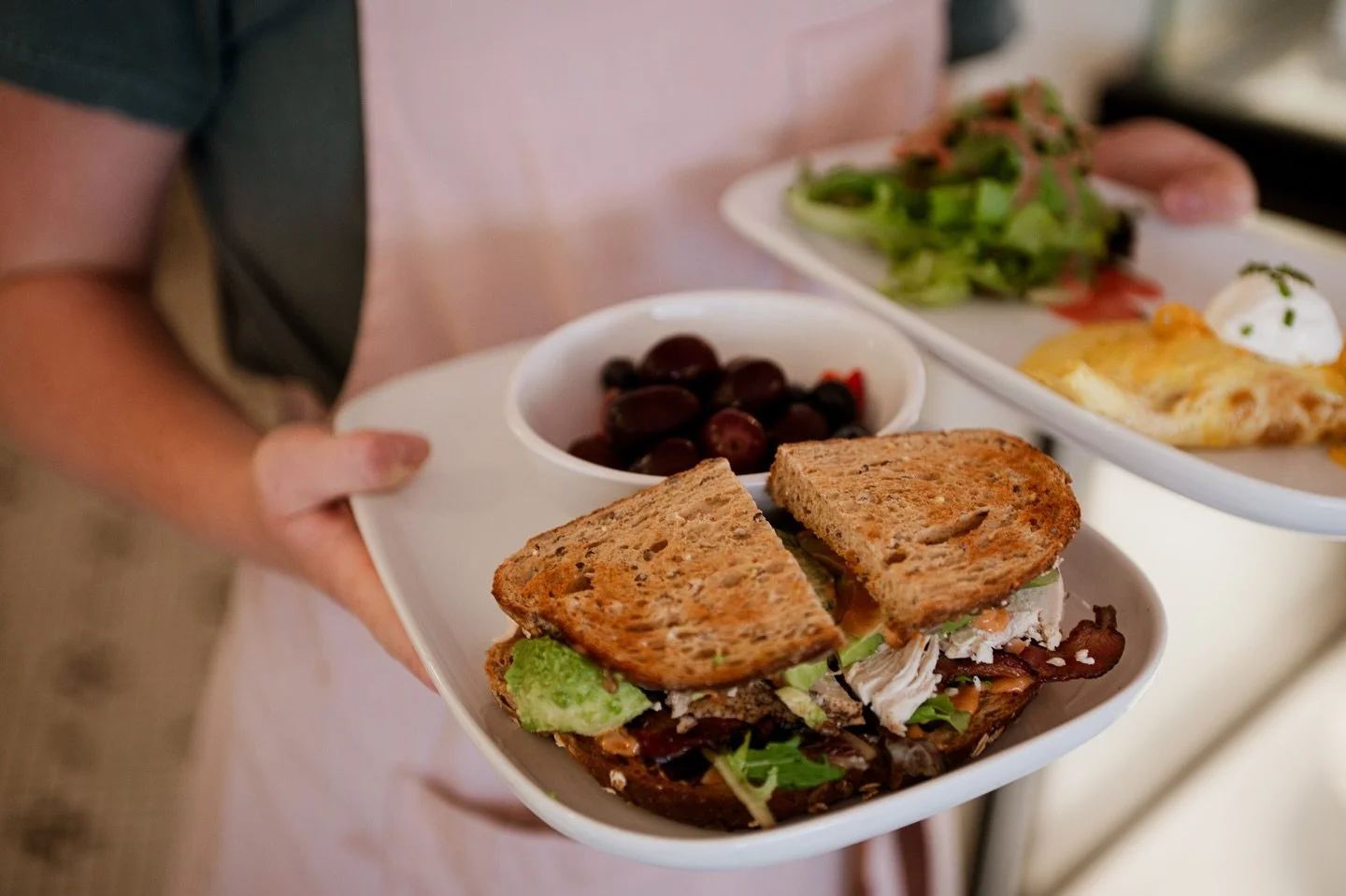 Helloooo lunch cravings! 😍🥪

Your perfect sandwich, cozy soup, or crisp salad is waiting&mdash;come grab it!

#lunchtime #eatlocal #wisdells #huckleberrysicecreamandbakery #downtowndells #wisconsinfoodie #openyearround #waterparkcapitaloftheworld