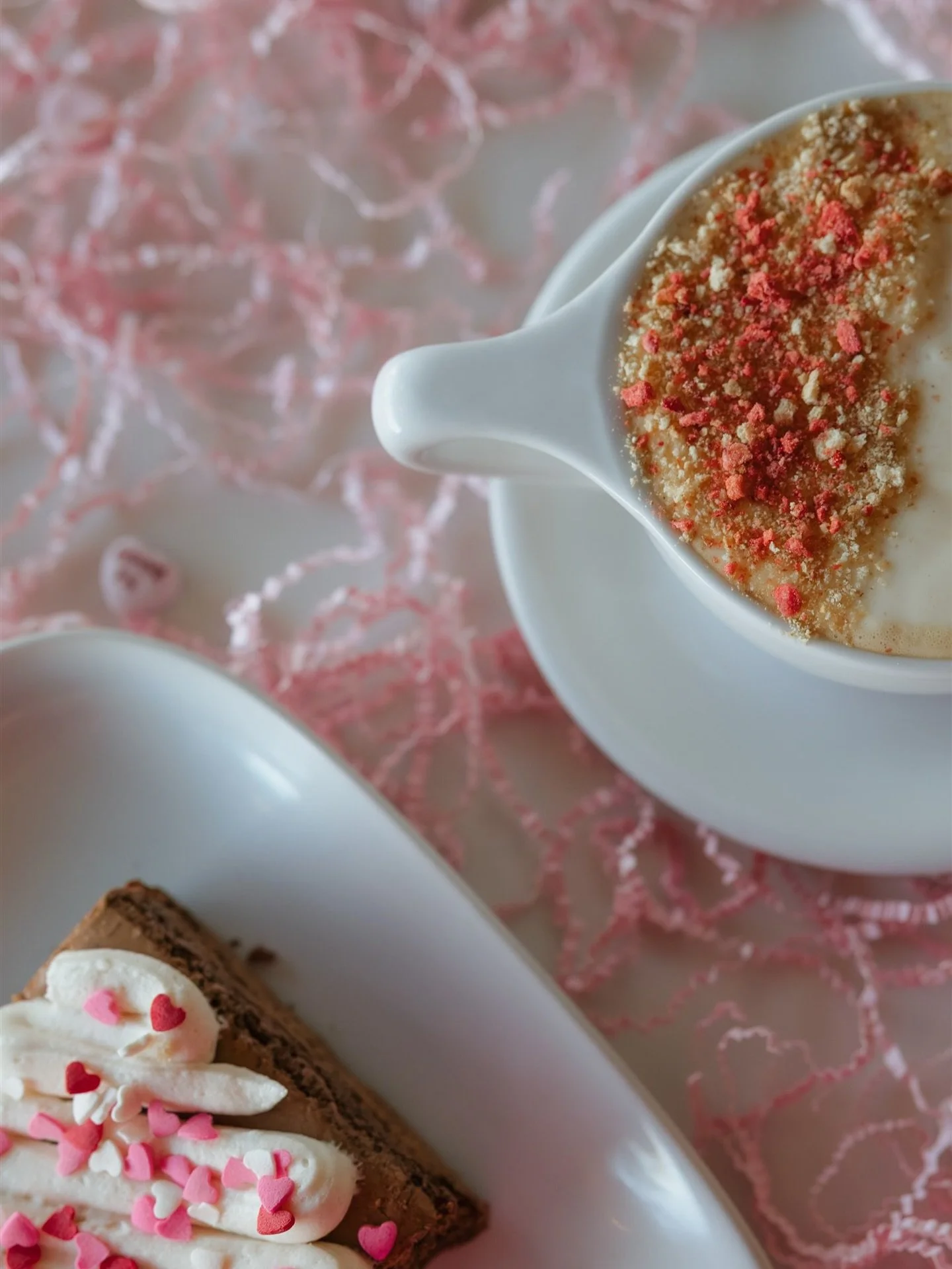 Skip the roses. Bring the lattes!

(Okay&hellip; and maybe a few roses 😉)

Happy Valentine&rsquo;s Day 💘 Stop in and make it a little sweeter with something warm and freshly baked.

#huckleberrysicecreamandbakery #valentinesday #wisdells #waterpark