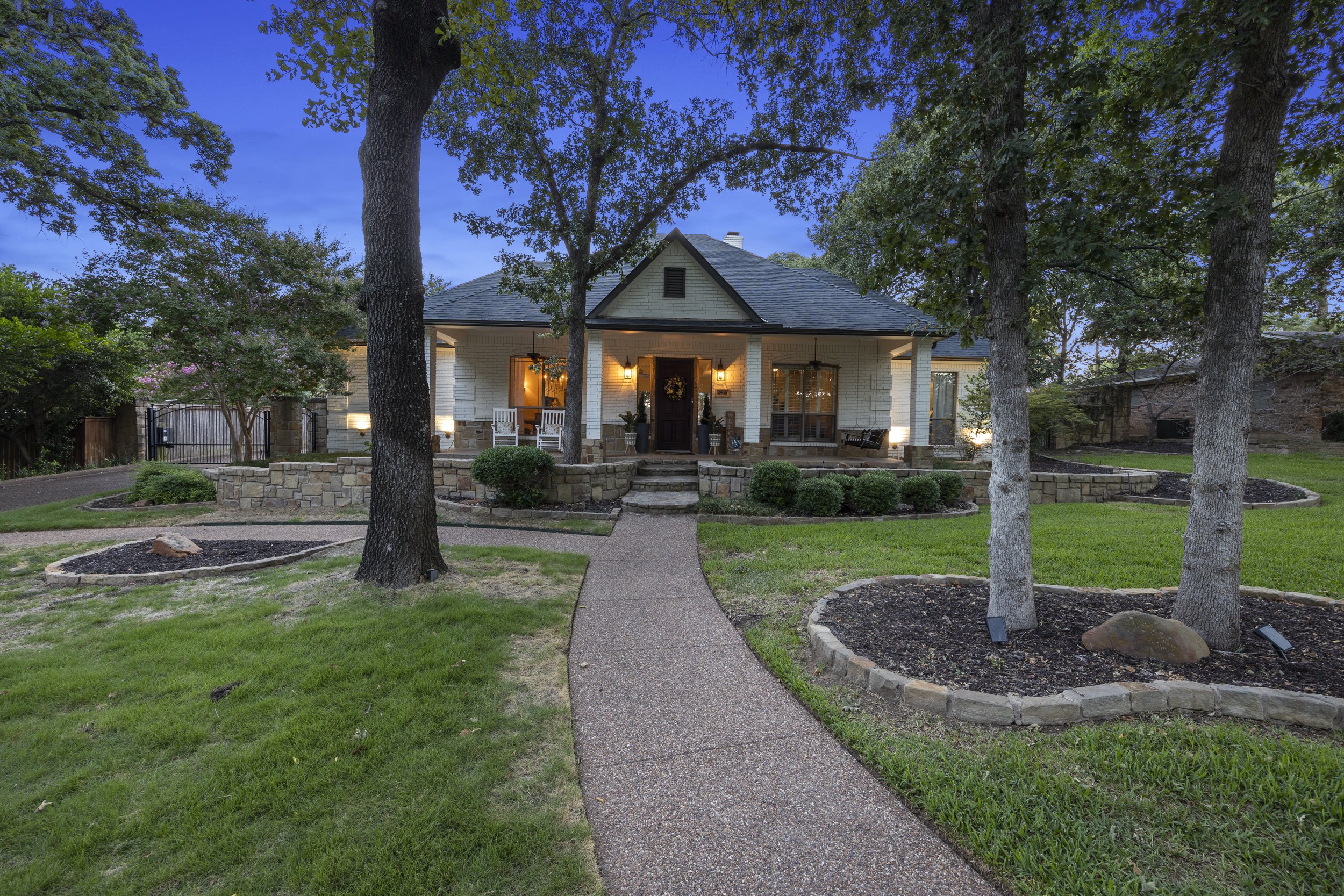Offered at $929,000 | 4900 Jim Mitchell Trail | Colleyville