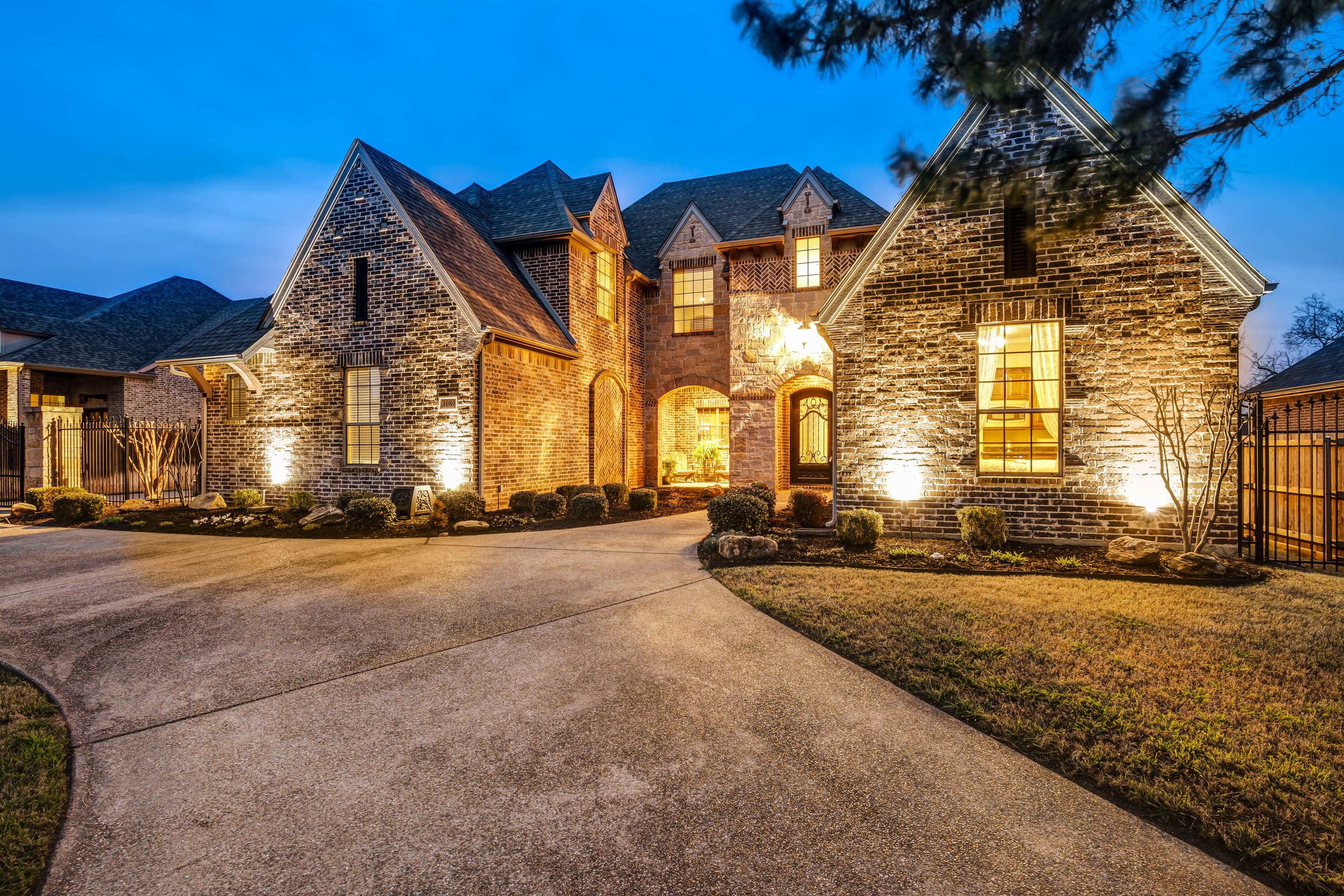 Offered at $899,900 | 1080 Primrose | Southlake