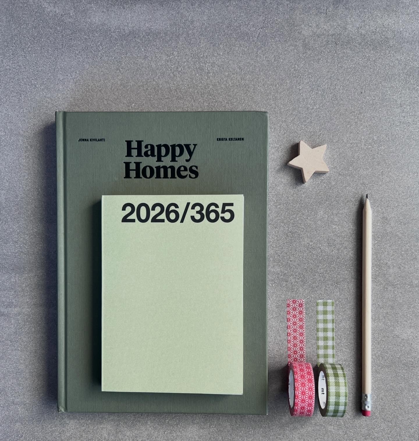 Is there anything better than a new diary? Happy 2026! #marjoleindelhaas #presentandcorrect #cozypublishing #washiaddict