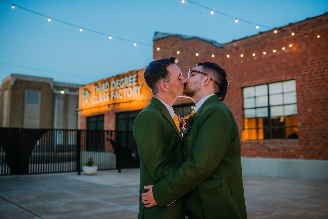 My first wedding in St. Louis! Here&rsquo;s to many more to come. Congratulations to the newly weds and thanks so much for letting me be a part of this amazing event. 
Venue: #thirddegreeglassfactory 
Coordinator: @socialrevelevents
