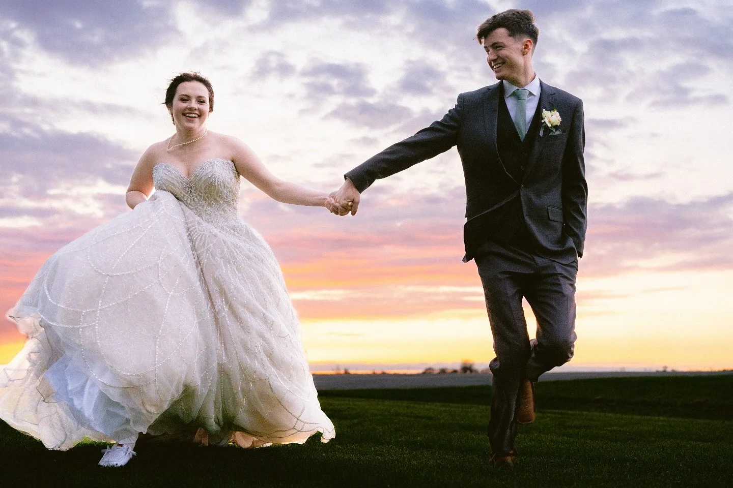 With all due respect to my Texas peeps, I am now of the opinion that nothing beats a Midwest sunset. And lucky for us, the sky popped off during yesterday&rsquo;s wedding 😍💙🌅