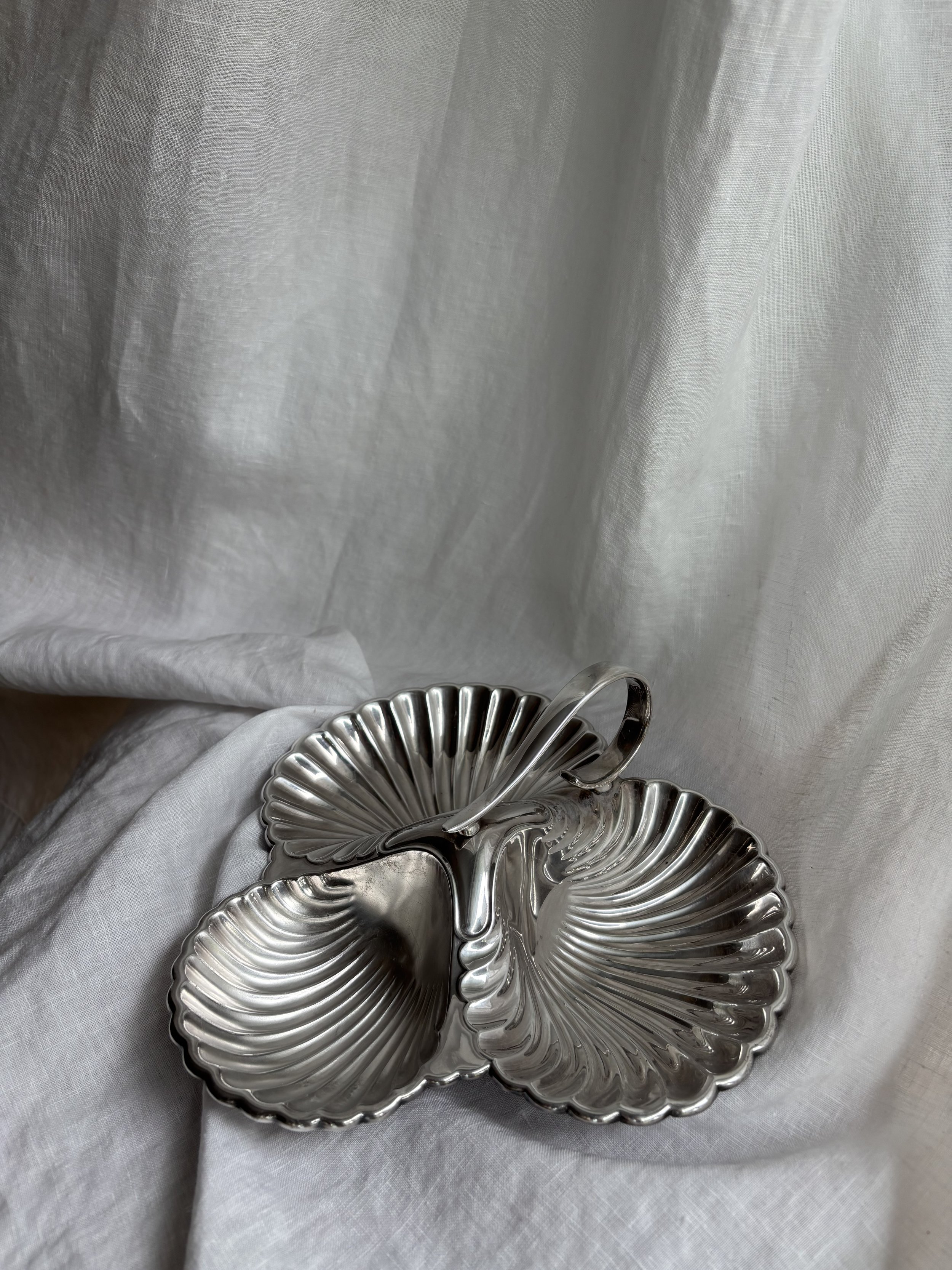 Shell Sectioned Serving Tray