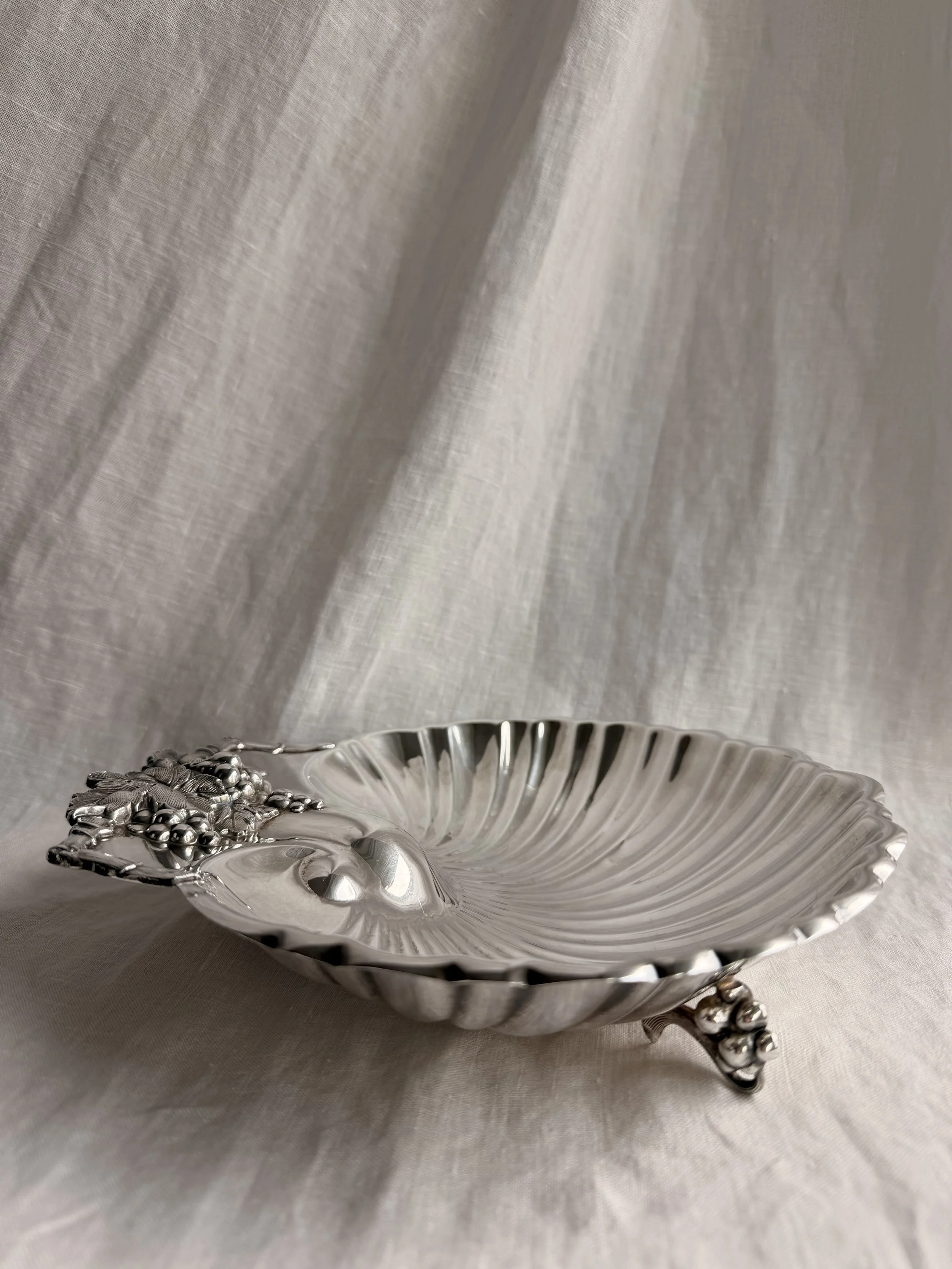 Shell Dish w/ Grape Motif