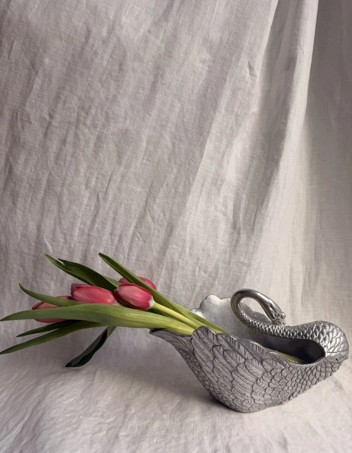 Swan Motif Bowl