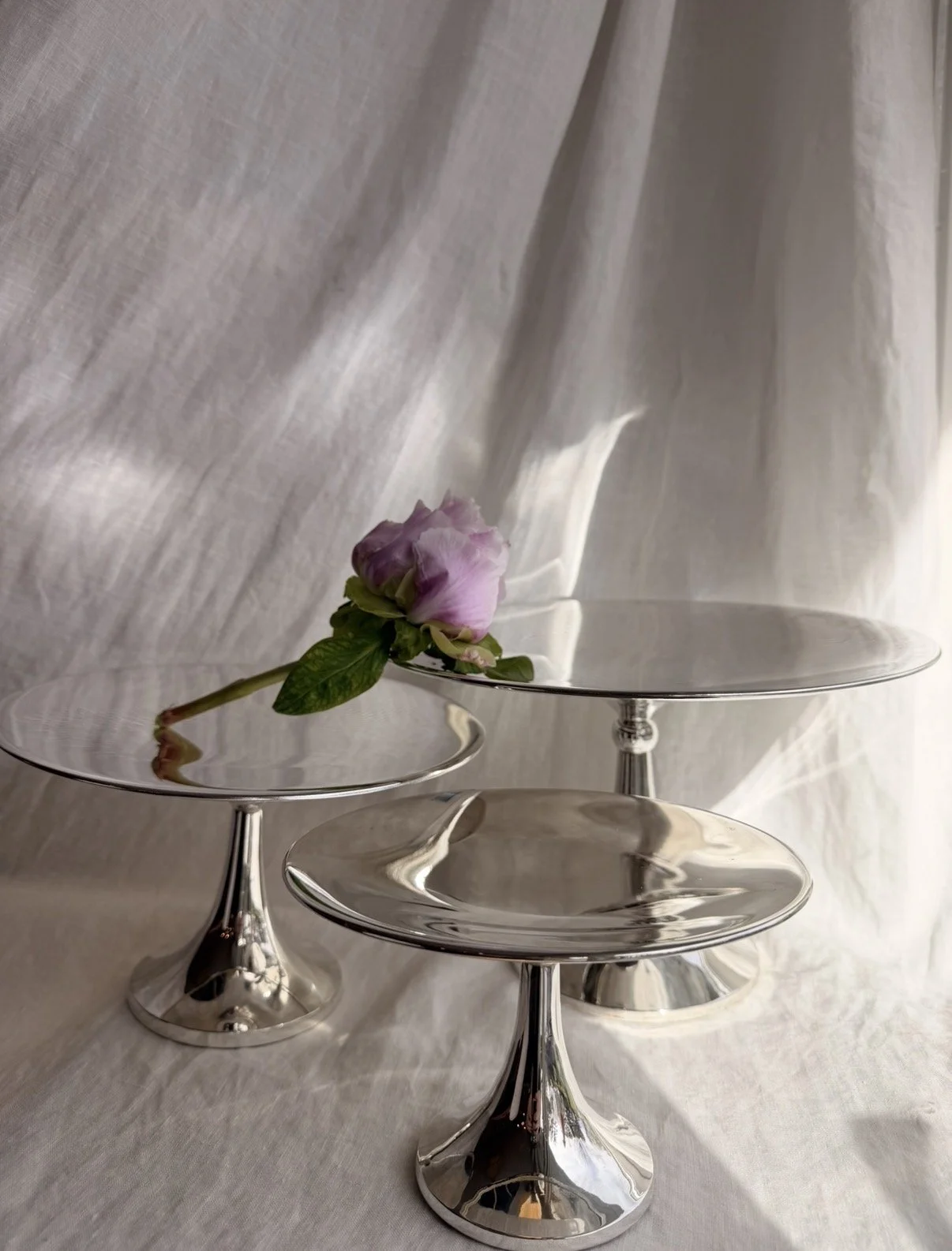 Serving Pedestal Trio