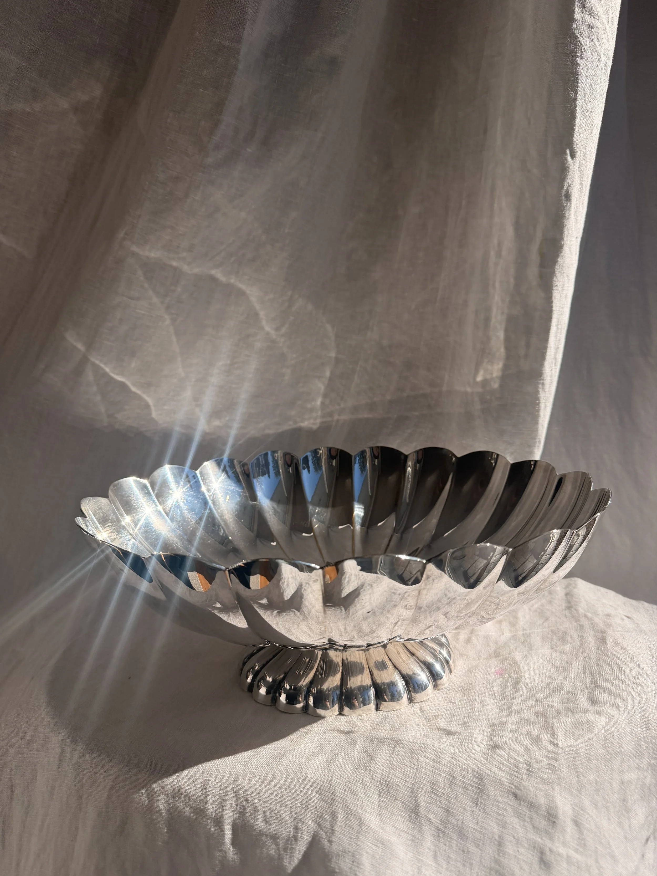 Scalloped Centerpiece Bowl