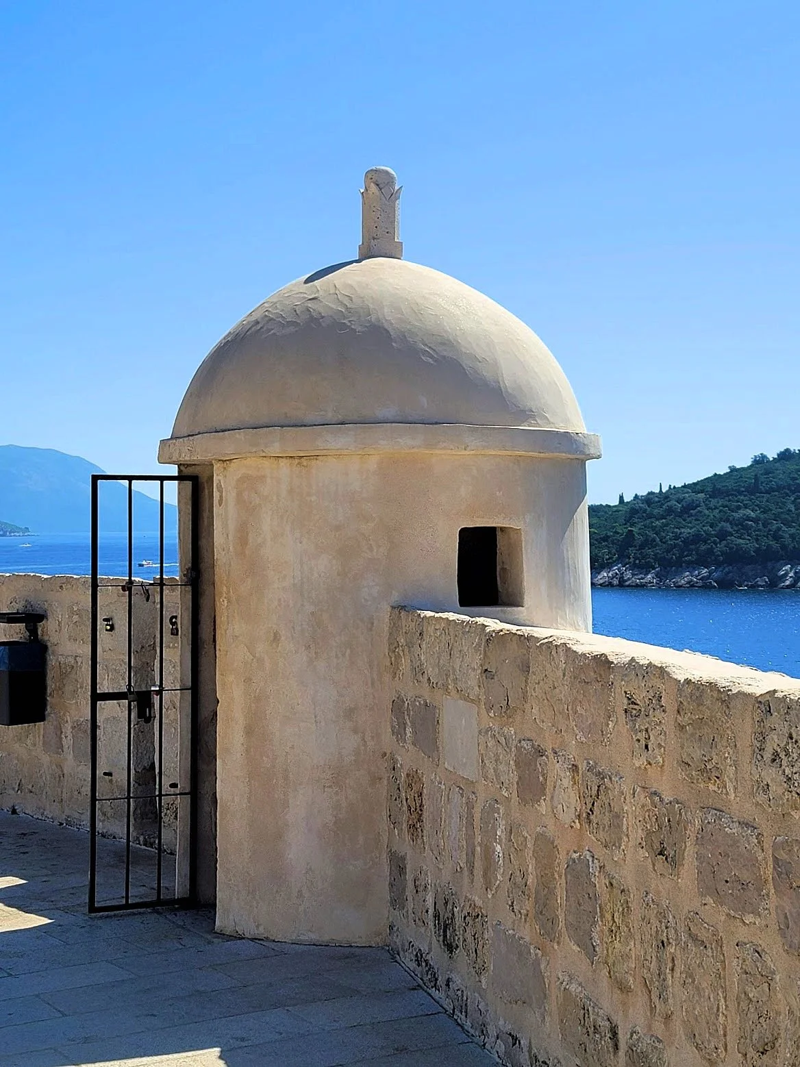 Dubrovnik-Wall_Croatia_Dalmatia_Europe_Balkans_Adriatic-Sea.jpg