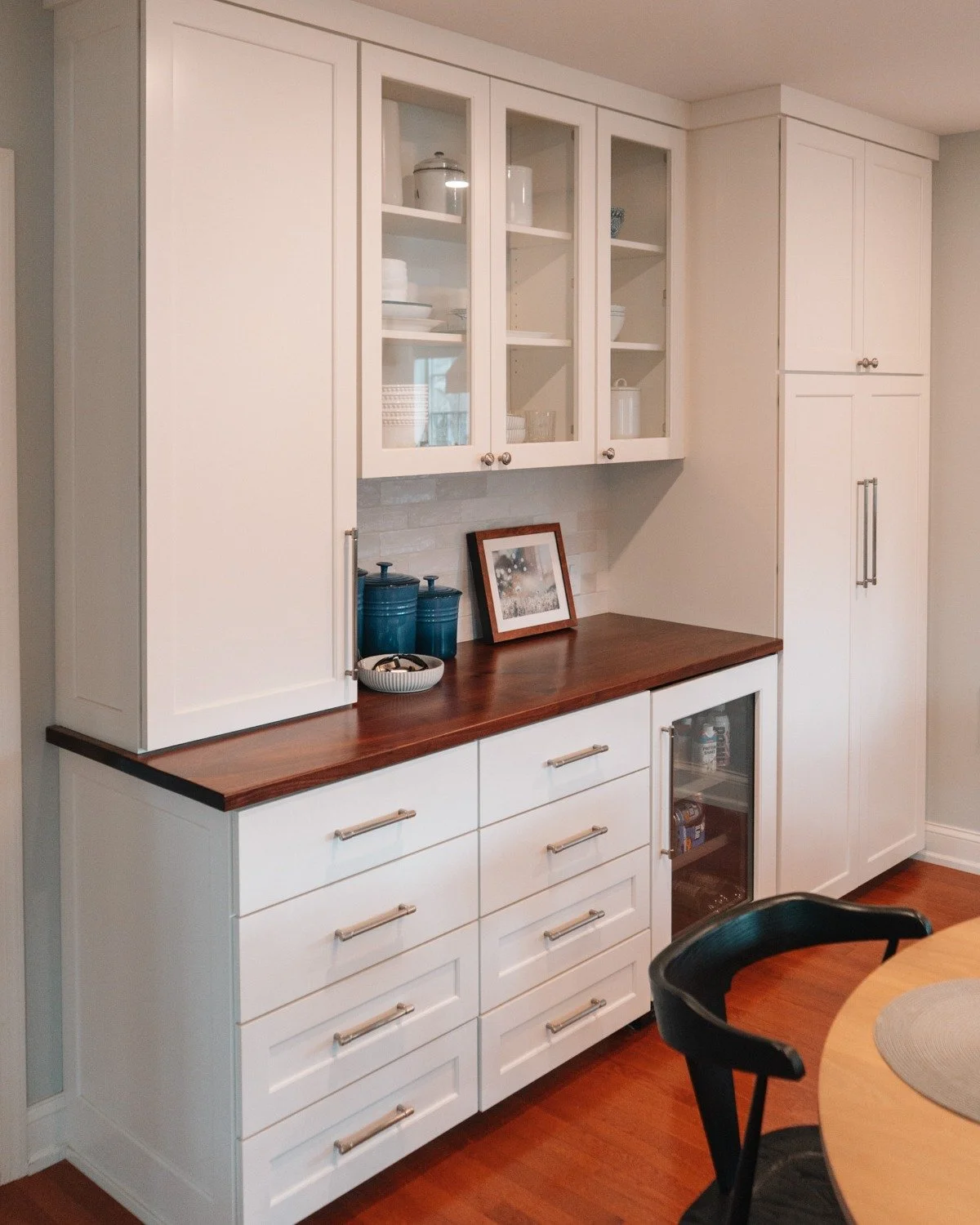Is there such a thing as too much storage? We don&rsquo;t think so 👀  This custom kitchen hutch proves you can have style + space all in one. Premium cabinetry, built local.

#WestChesterPA #CustomCabinetry #KitchenStorage #HomeDesign #BuiltLocal #Q