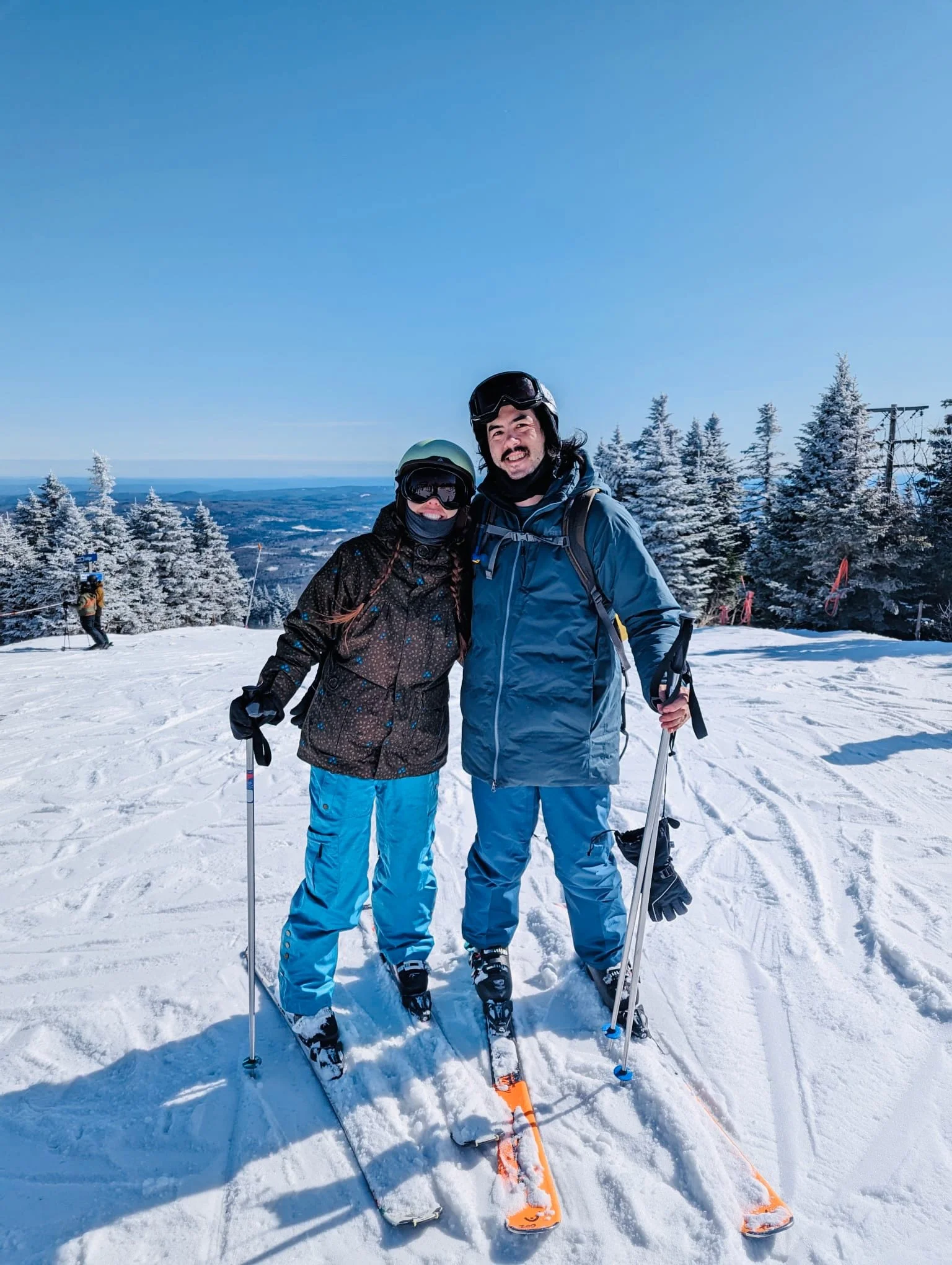 Learning & re-learning to ski in Vermont (Kyle learned as a child but became a snowboarder; Jennie, a native Coloradan, had never skied)