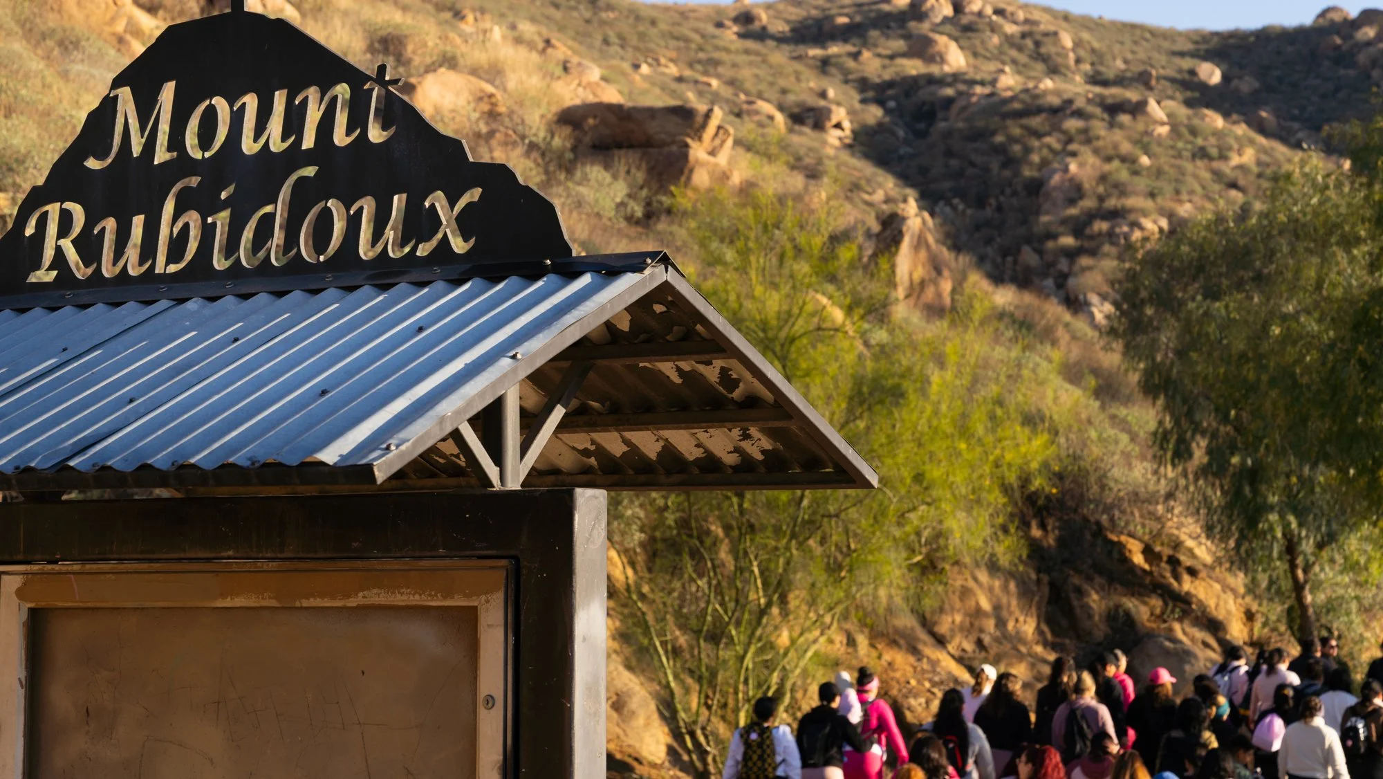 Mount roubidoux sign at the base of the trail