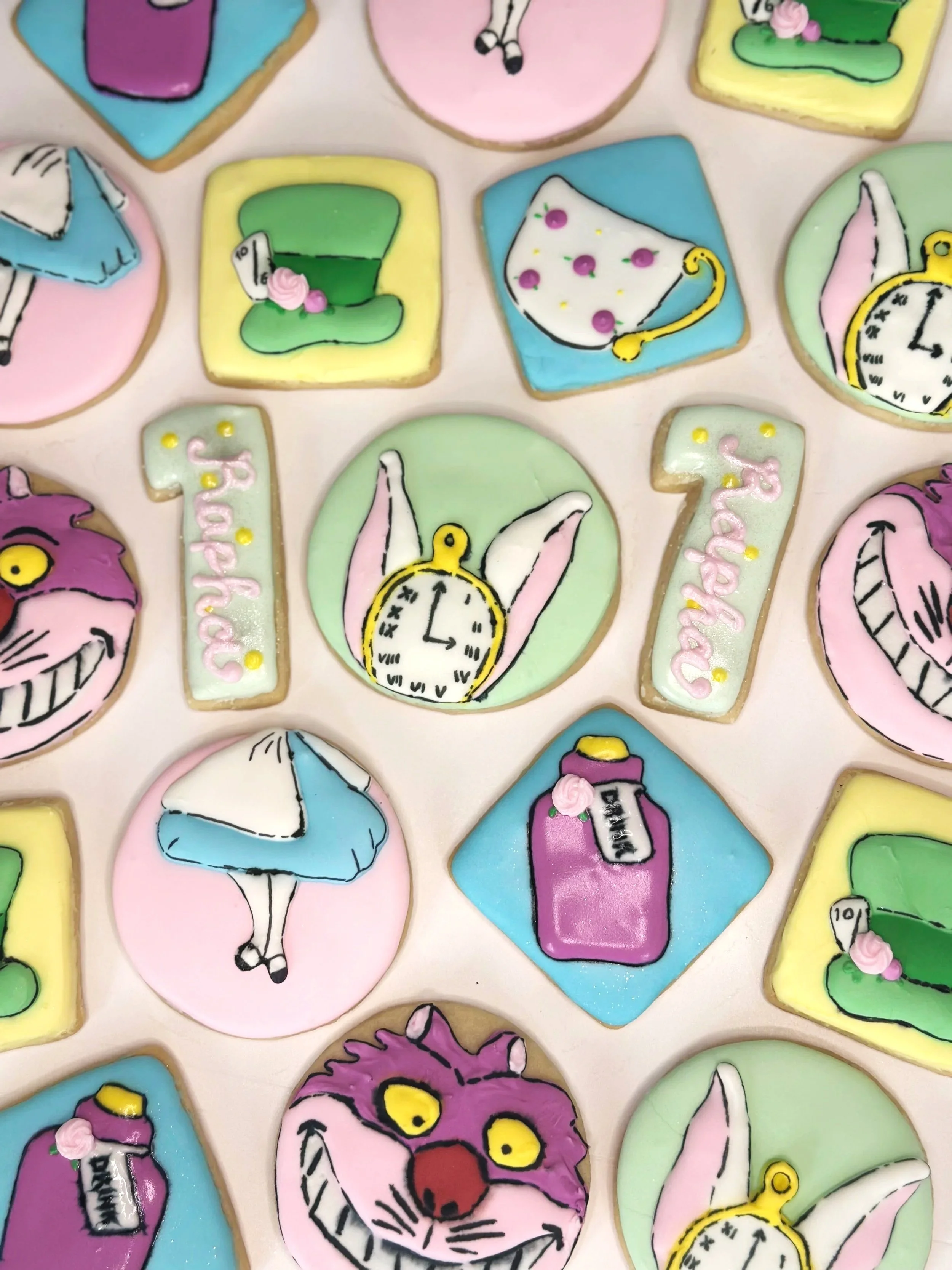 M%26M+Bakery+Alice+In+Wonderland+Cookies.jpg