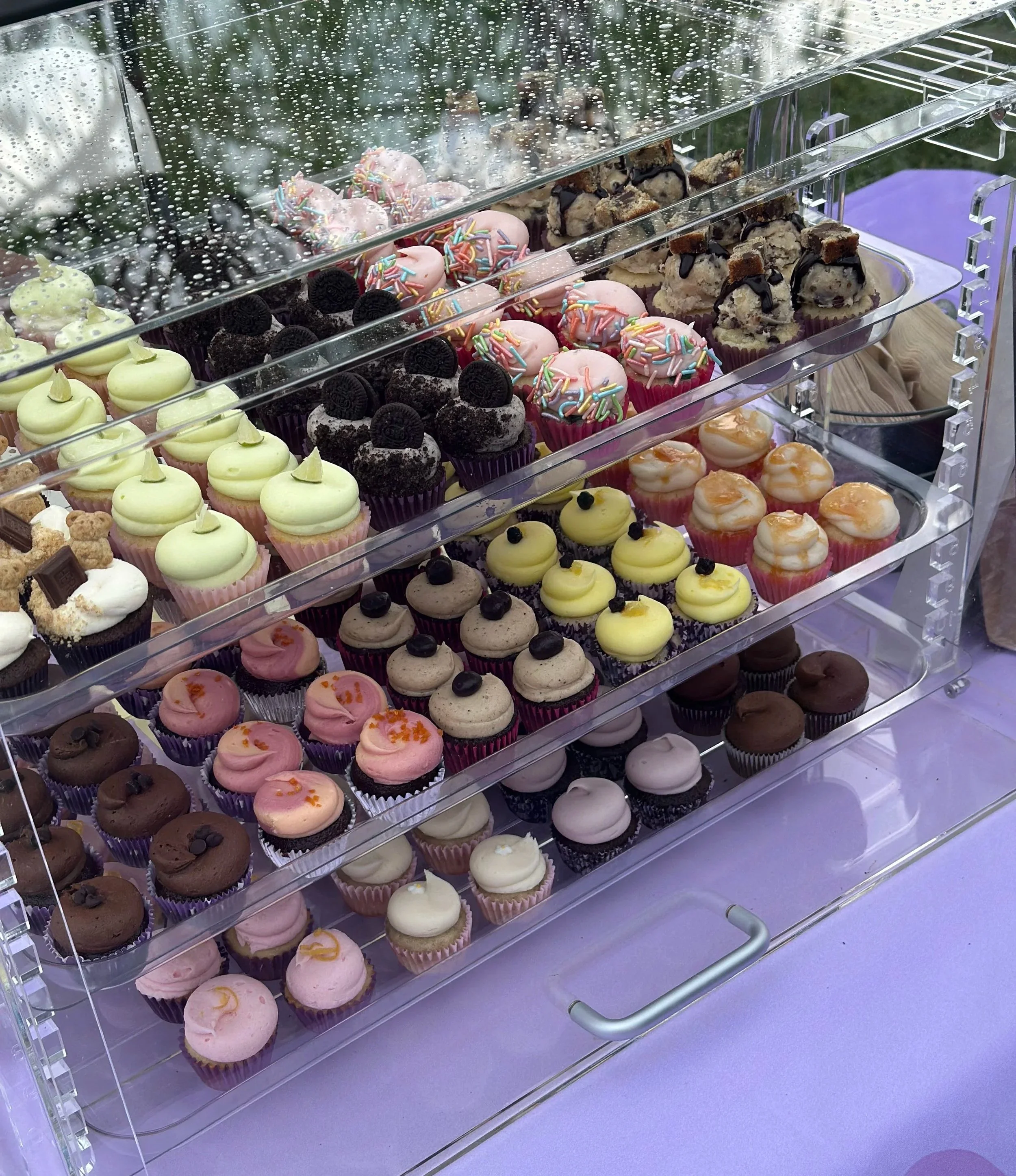 M%26M+Bakery+Cupcake+Stand.jpg
