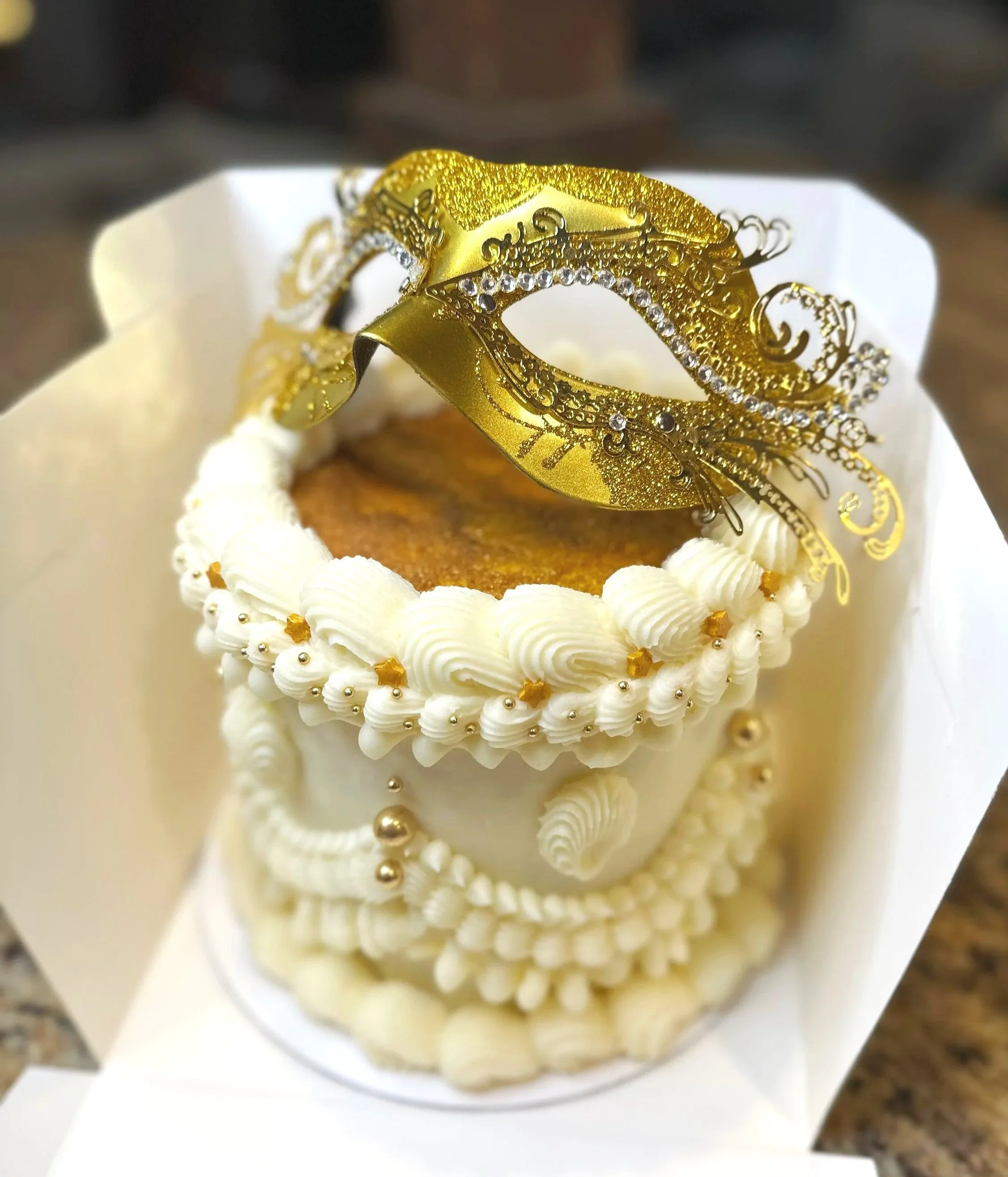M%26M+Bakery+Masquerade+Cake.jpg