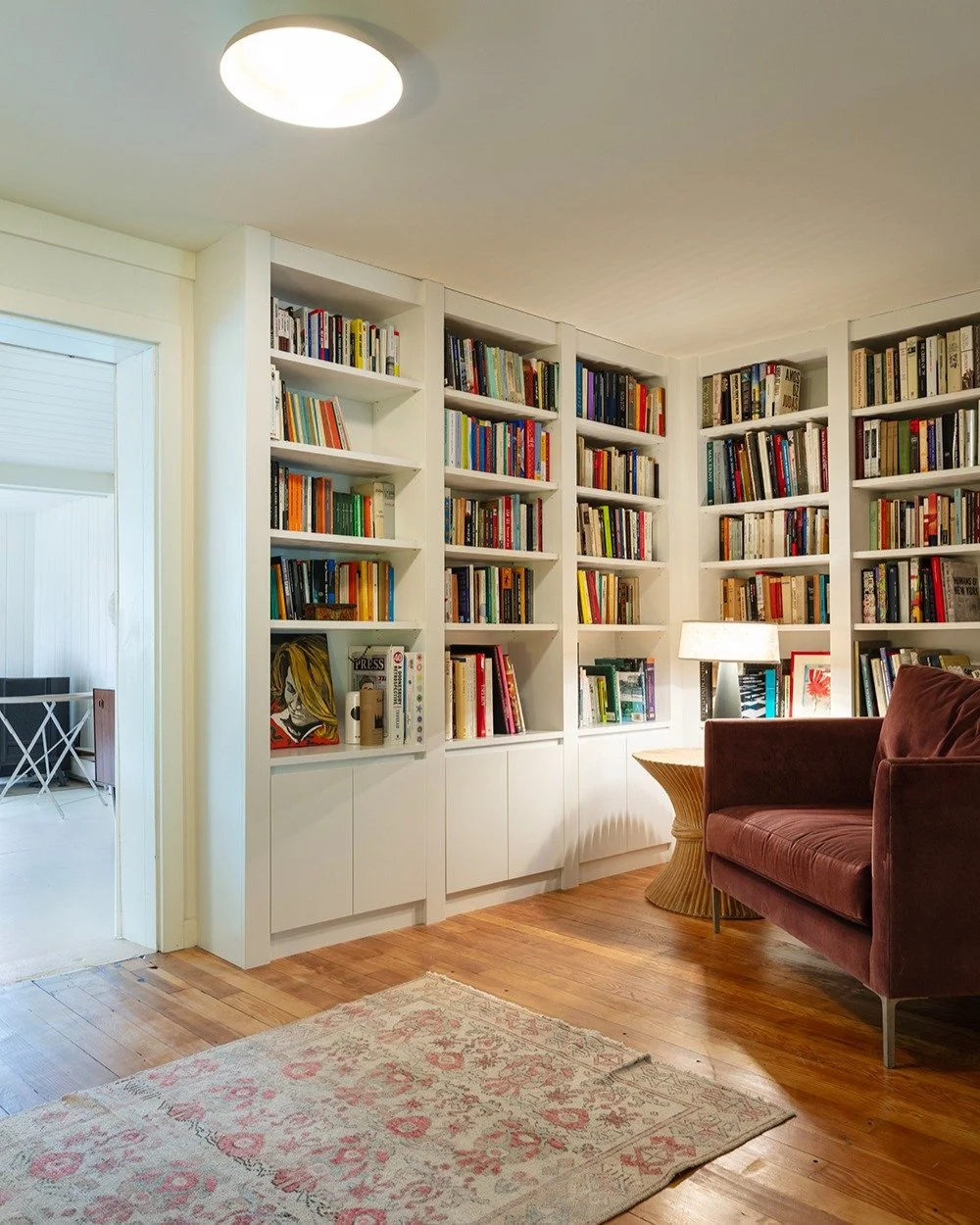 A sweet library and entry space introduces you to peace and quiet at our Huska Road renovation in Delancey, NY. 

Photo credit: @rogercasasphoto 
GC: @fine.finishes 
Millwork: @scudder_woodwork 

#library #catskillsrenovation #delhiny