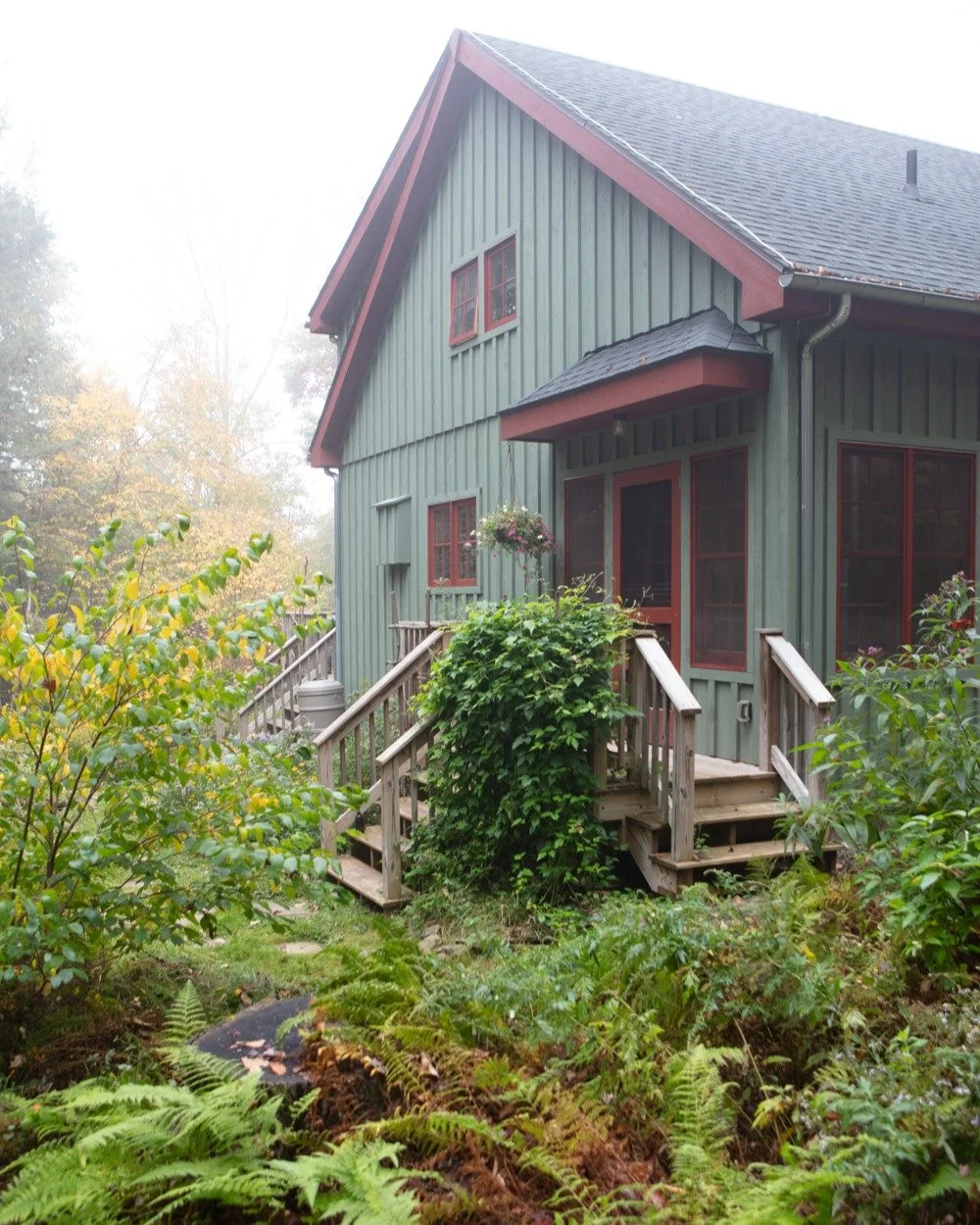 A moody spring reminds us of our Papacton Project. After a fire destroyed this owner&rsquo;s mountain retreat, they decided to rebuild a nearly identical house, which we think contributes to its magic and humility. 

Photo Credit: @torkilnyc 
GC: @de