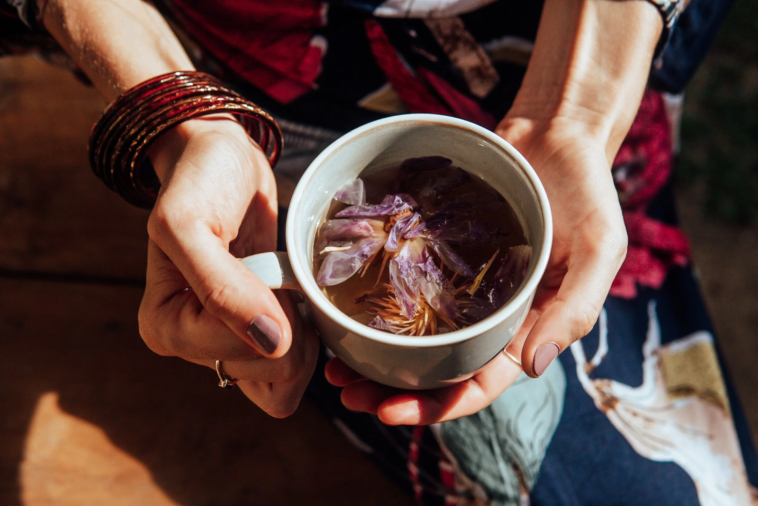 Traumabewusste Herzheilung beginnt mit Sicherheit. Nicht mit Öffnung.