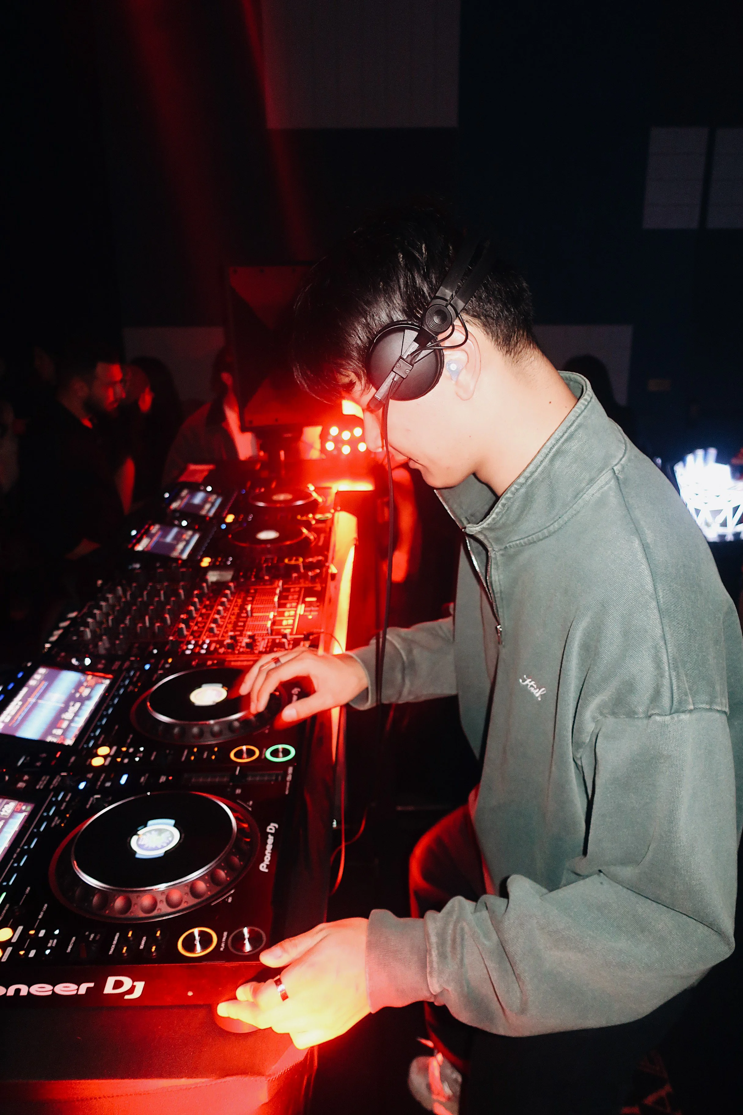 20250208 RAW CUTS @grahamjewell TEED-04.jpg