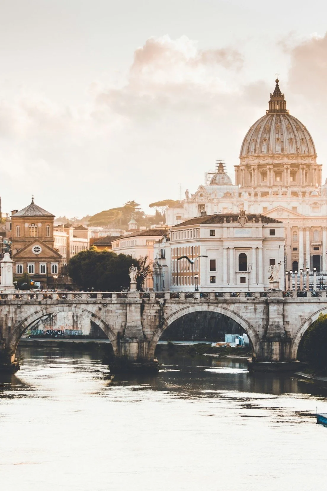 Discover Vatican's top travel experiences featuring luxury and boutique hotels, complemented by exquisite fine dining restaurants. Immerse in cultural splendor, indulge in opulent accommodations, and savor world-class cuisine near iconic landmarks.