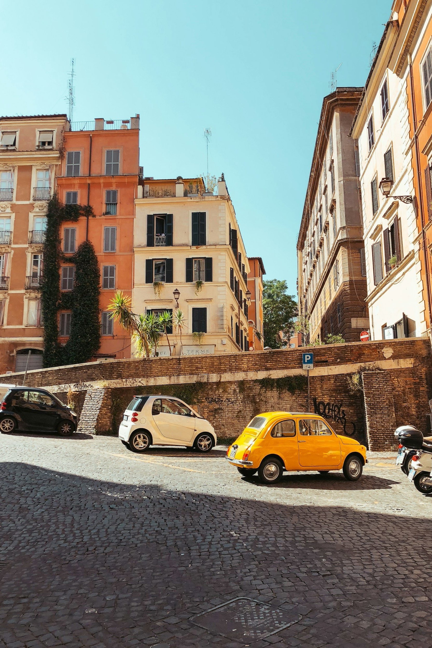 Explore Rome's top travel experiences with luxury and boutique hotels, complemented by exquisite fine dining restaurants, offering unforgettable culinary delights and elegant accommodations in the heart of the Eternal City