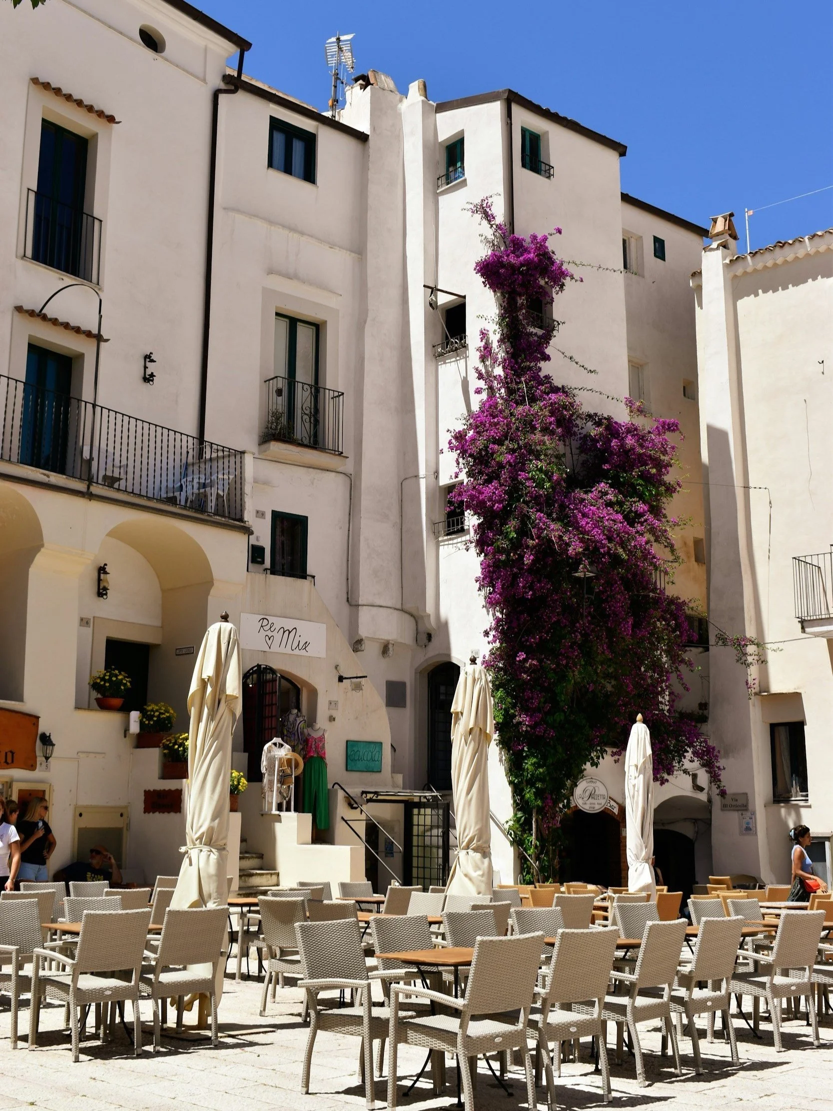 Discover Sperlonga coast's best travel experiences featuring luxury and boutique hotels, complemented by fine dining restaurants. Indulge in stunning Mediterranean views, pristine beaches, and gourmet cuisine in this picturesque Italian coastal gem
