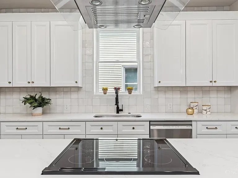 Arnsby Kitchen 2.jpeg