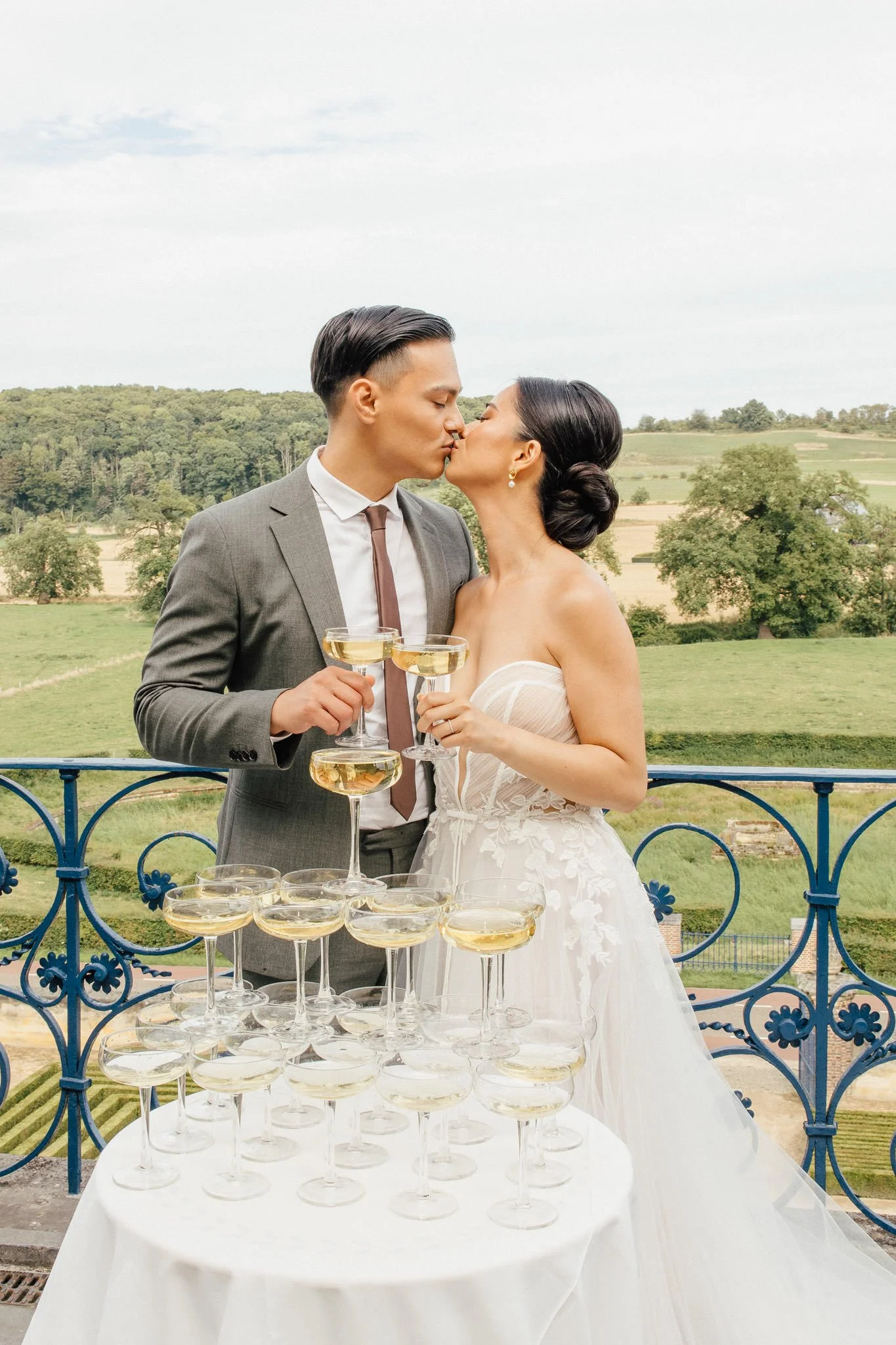 chateau-neercanne-wedding-belgium-fine-art-wedding-photography-123.jpg