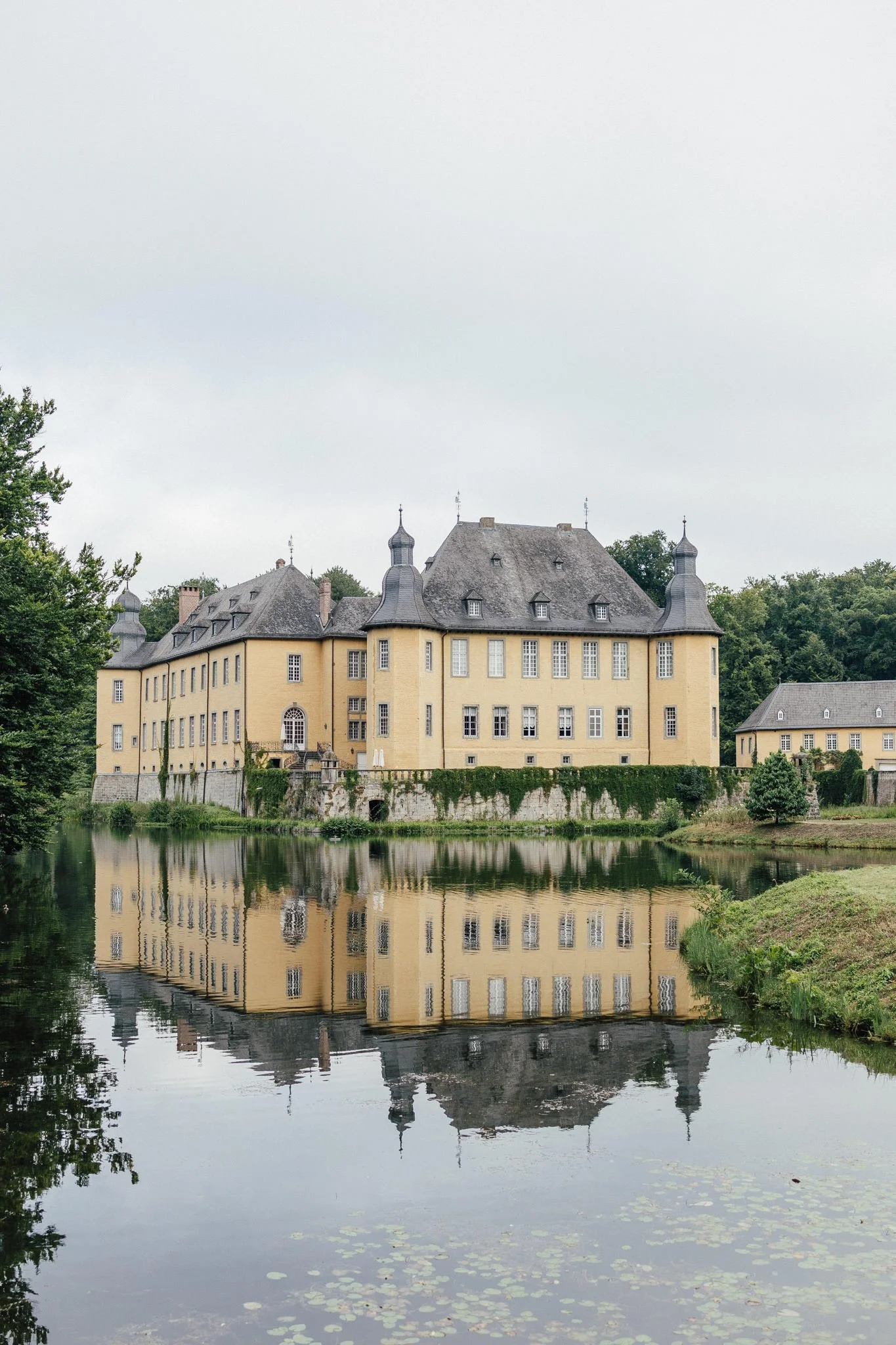civil wedding photography Schloss Dyck Jüchen-7.jpg