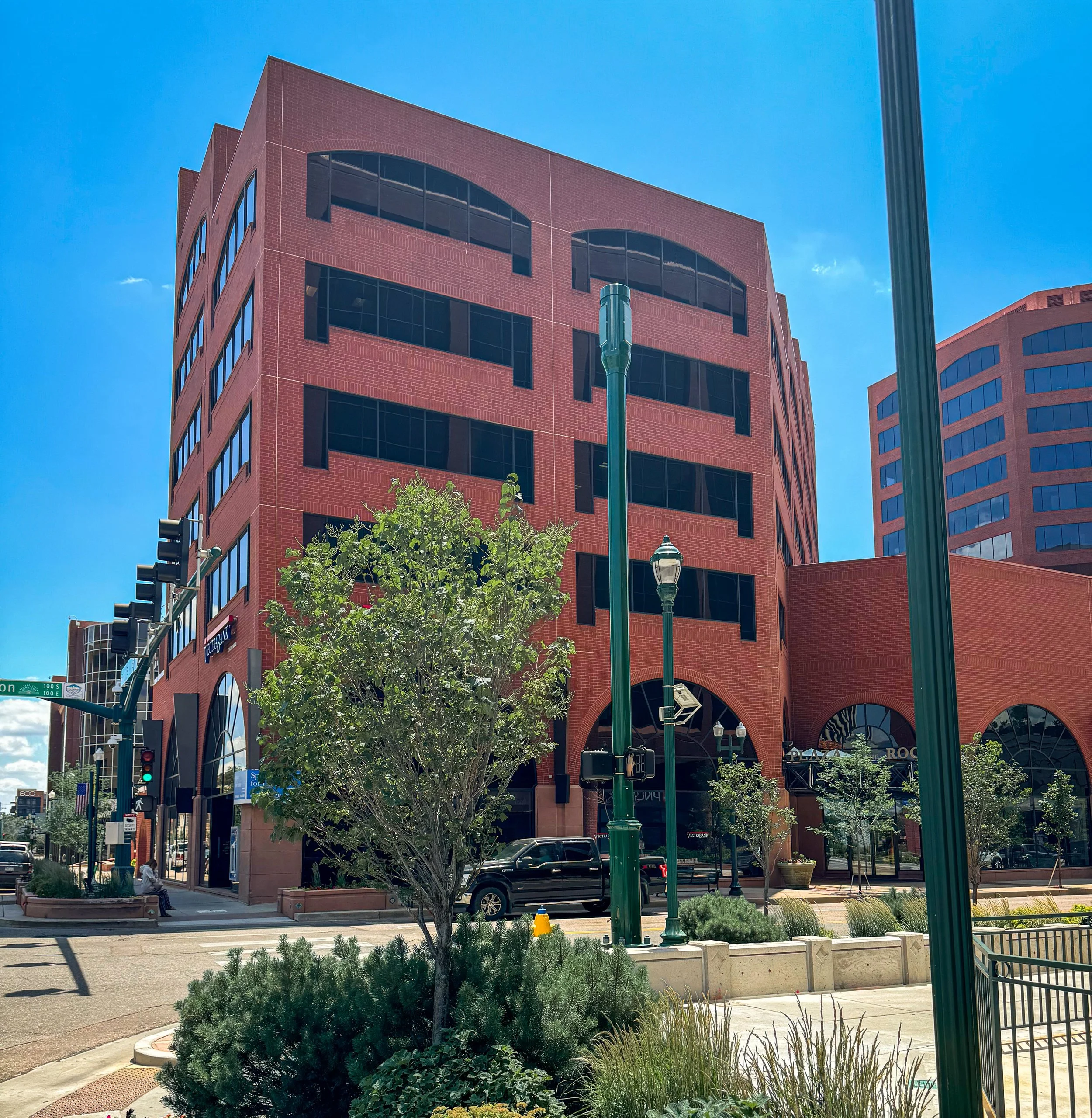111 S Tejon 2.jpg