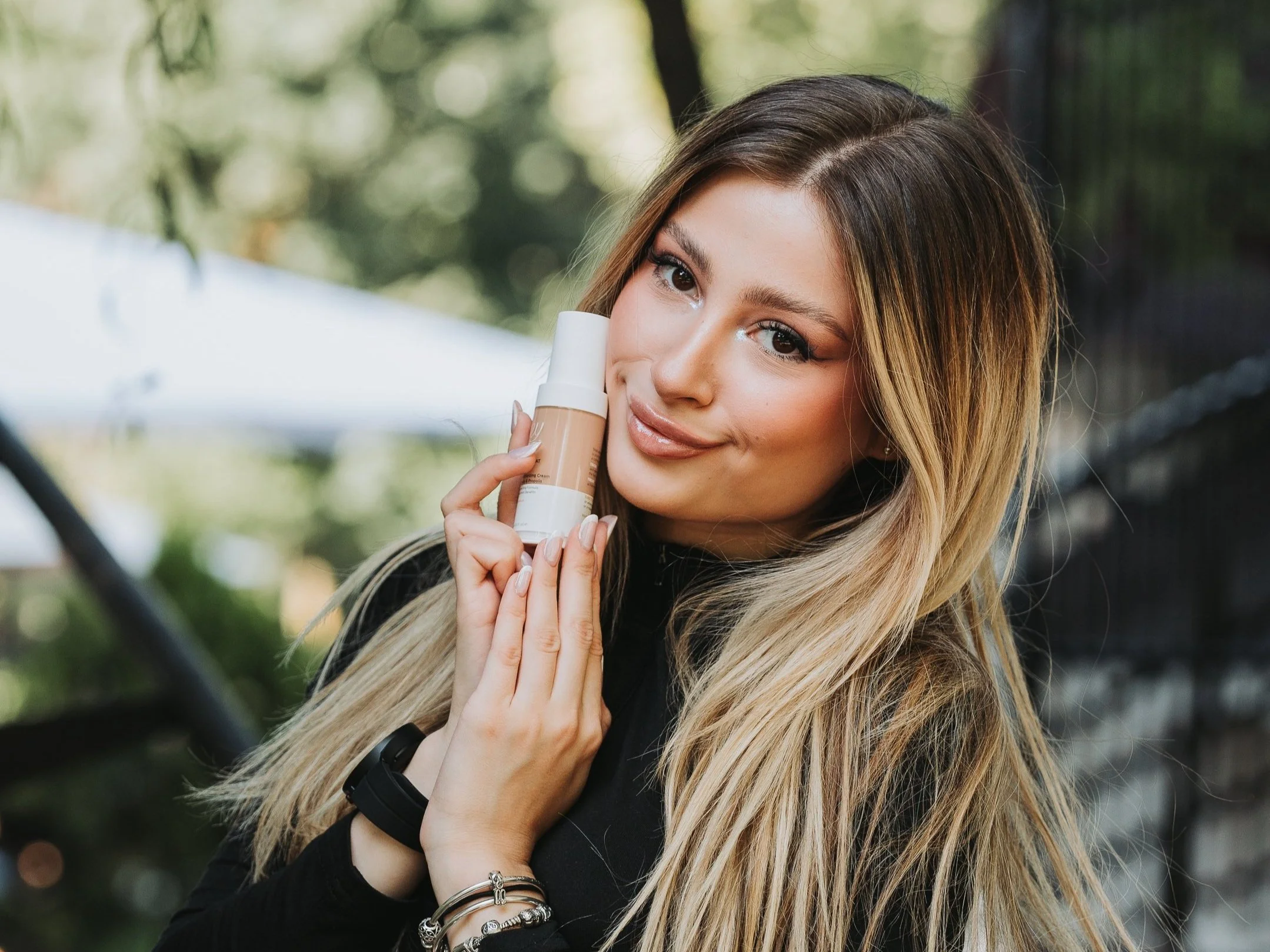 Ingrid Bobe Commercial (Photo)