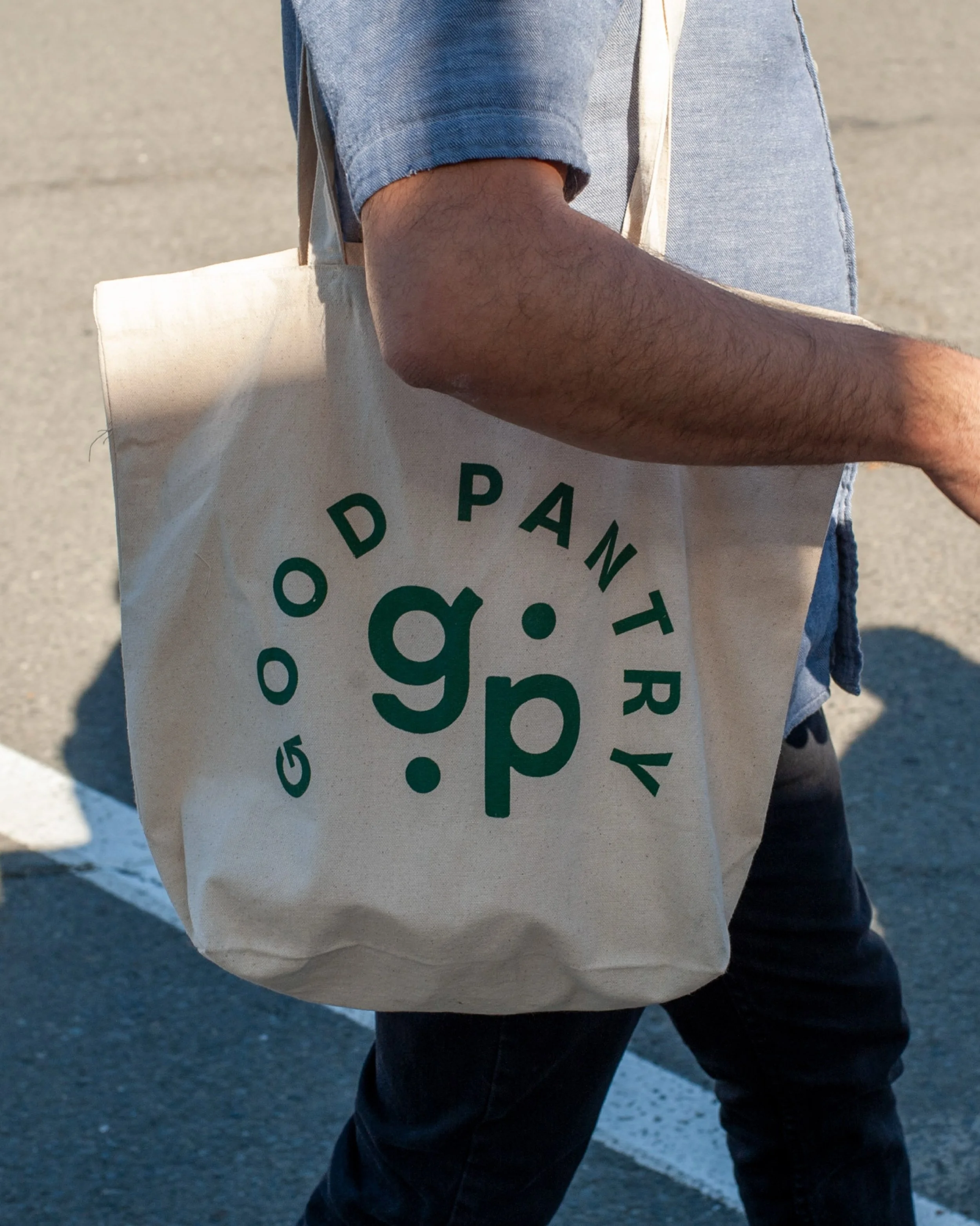 Custom typography, a natural color palette, and a flexible suite of brandmarks create a distinctive visual language without competing with the experience itself. Warm, straightforward, and subtly playful, the system gives Good Pantry a recognizable p
