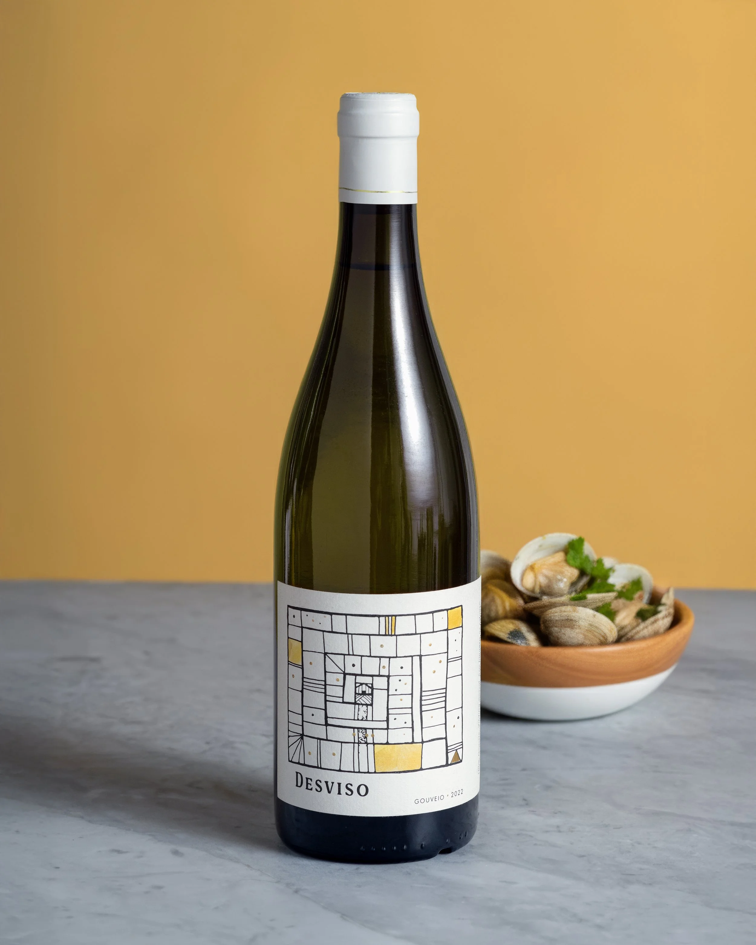 Desviso wines Gouveio label detail with oysters in background