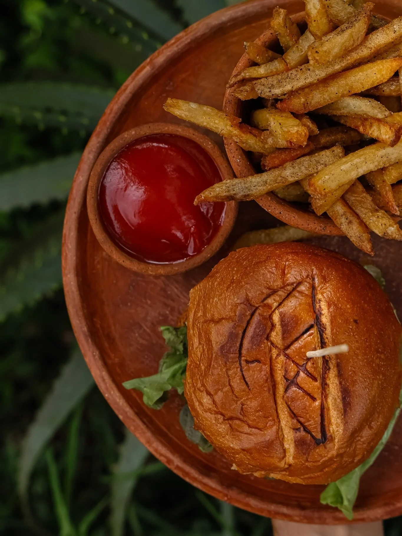 Est-ce qu&rsquo;on dit oui aux photos de bouffe quand elles ressemblent &agrave; &ccedil;a ?!

#foodporn #instafood #burger #hispanicfood #avocadolove