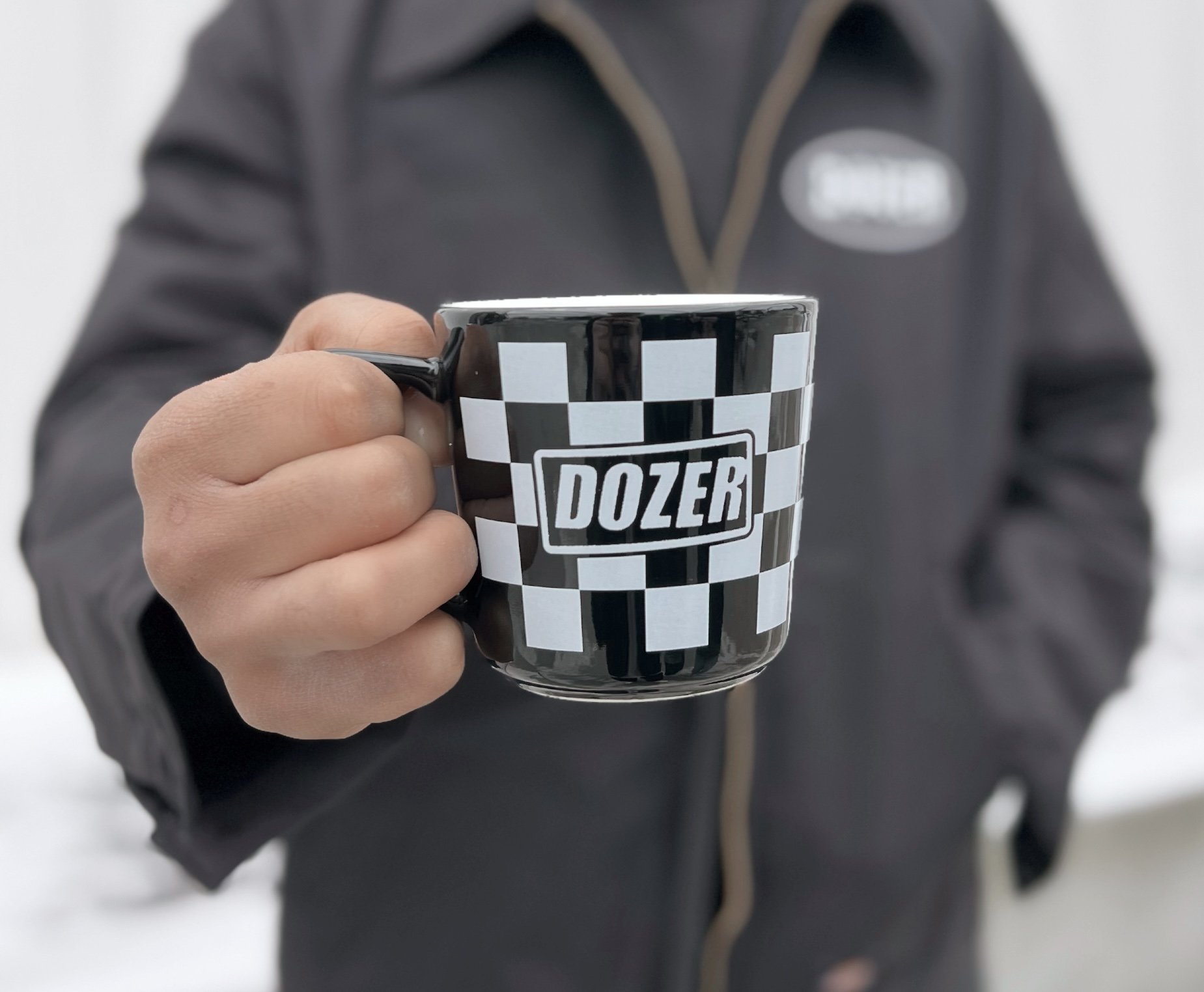 DOZER BRANDED CHECKERED MUG
