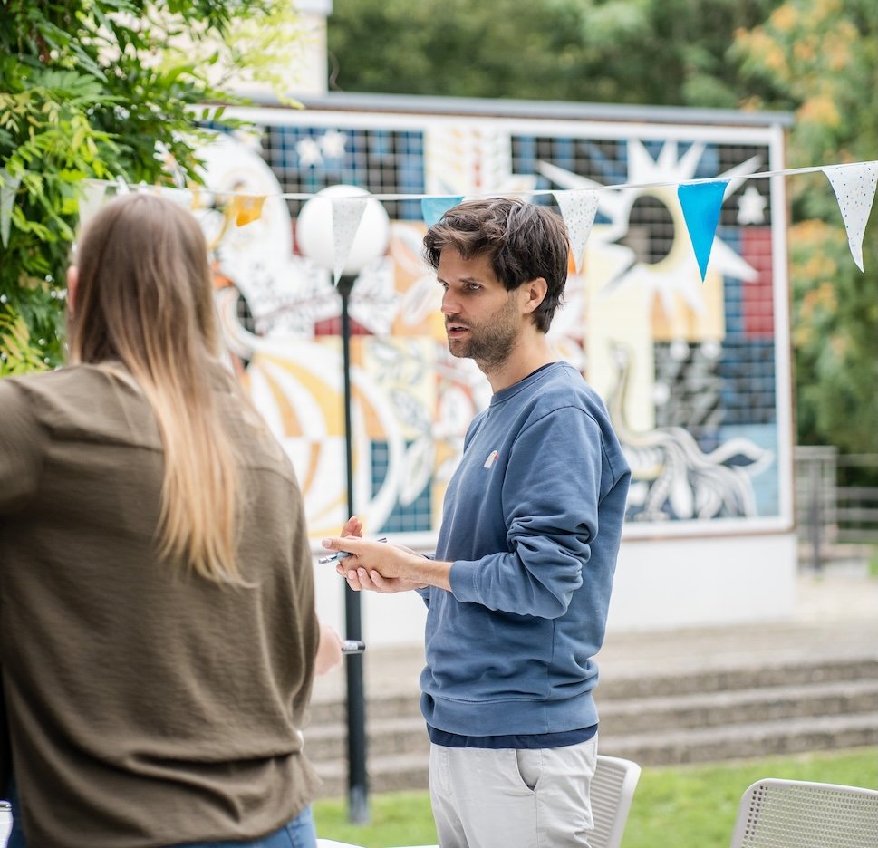 Portrait von Rouven Faasch, systemischer Coach für Konfliktmoderation und Teamentwicklung