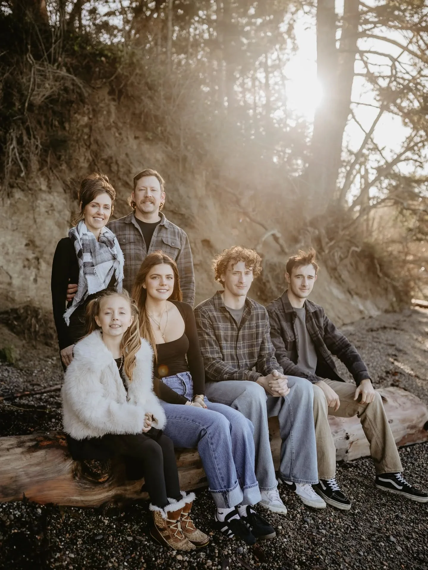 The family toughed it out this session on a freezing post Christmas day, and the sun just happened to play nice. They did great hiding their shivers.

Spring is just around the corner - no better time to start planning for some fresh portraits.

#fam