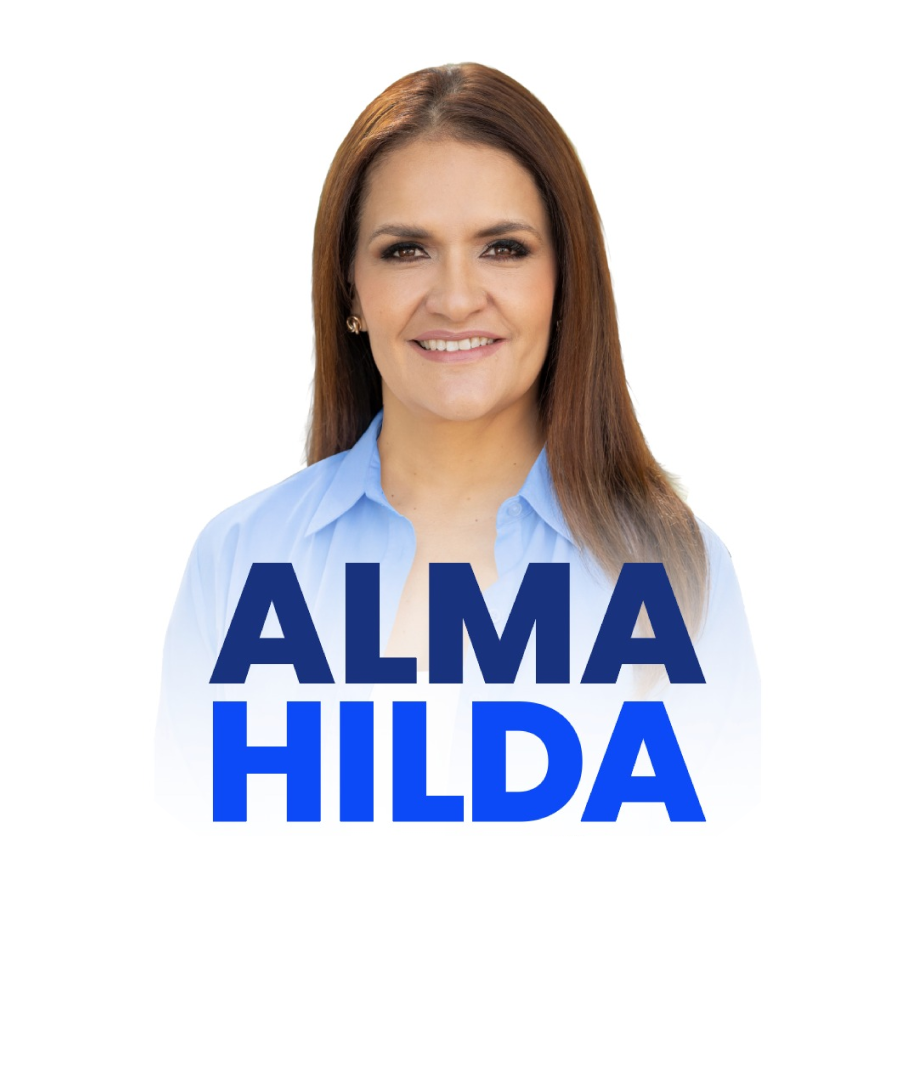 Mujer con cabello castaño, camisa azul, sonriendo, con texto 'ALMA HILDA' en la parte inferior.