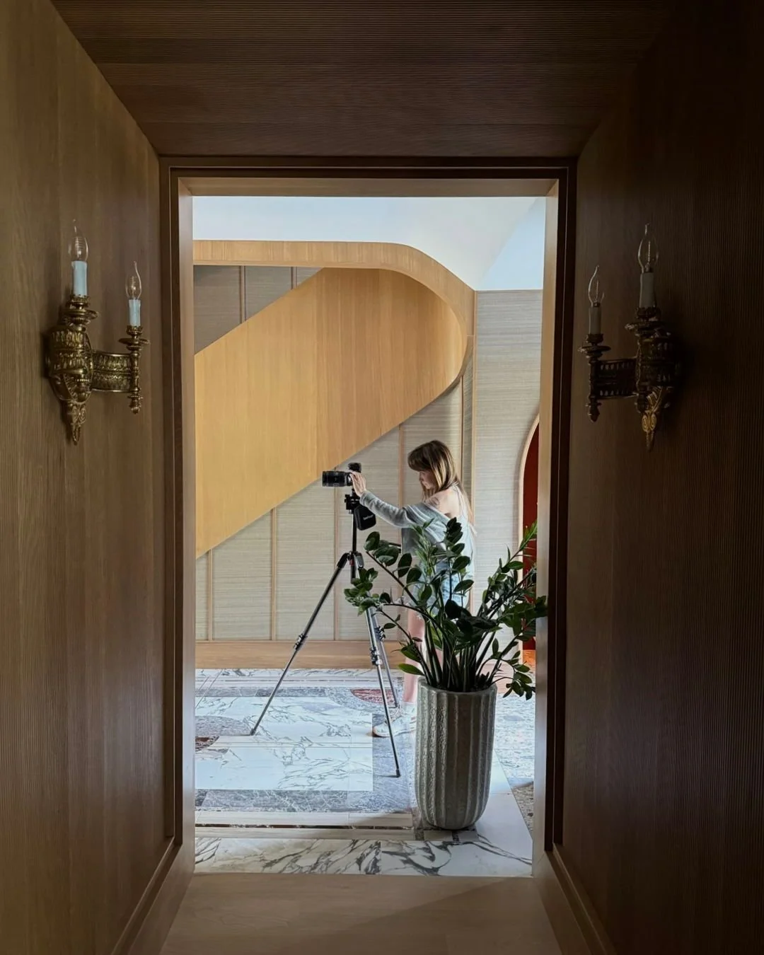 glamour shots loading...

behind the scenes of our grande dame project with the oh-so-talented @kyliefitts