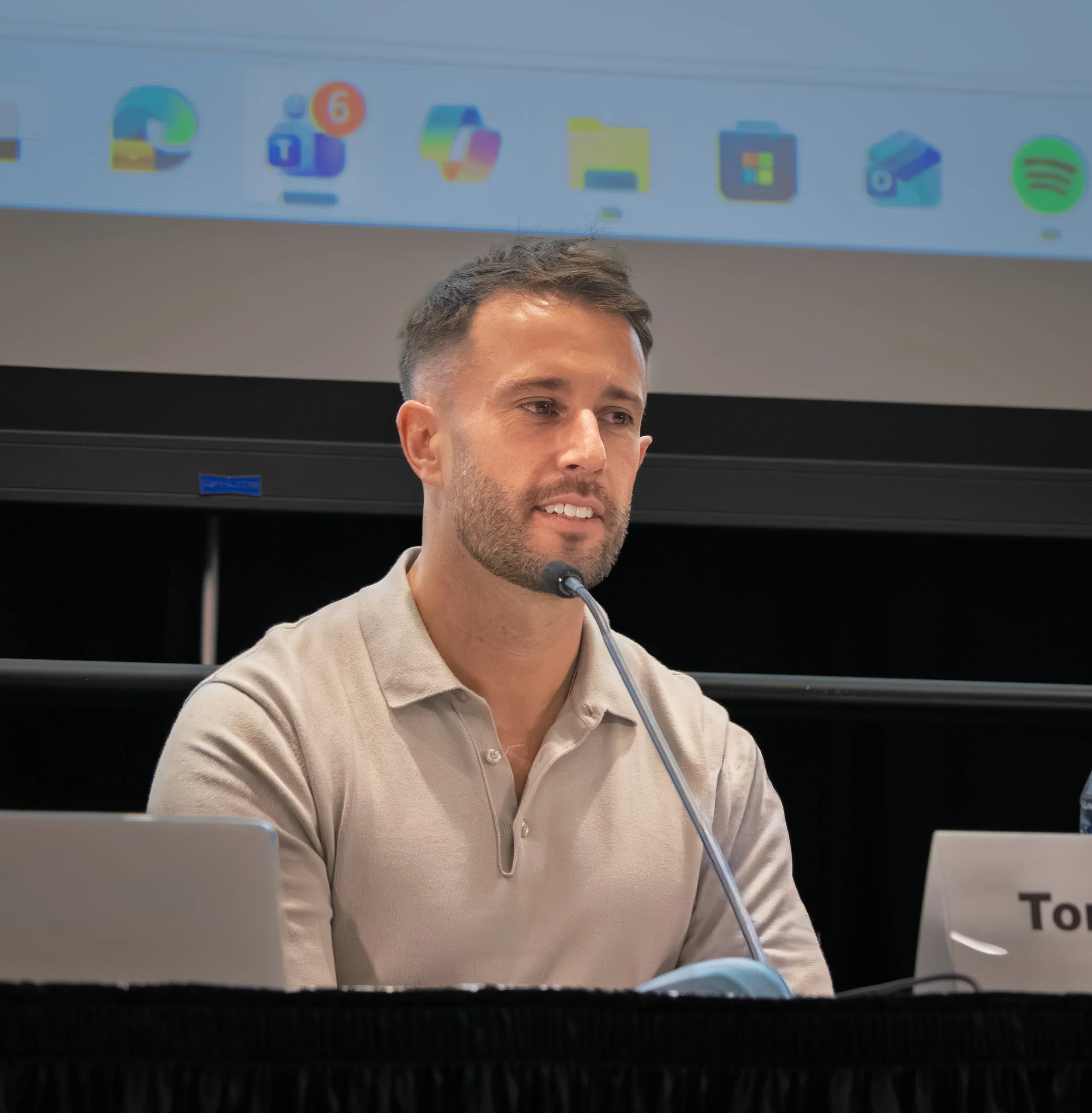 World conf A-4561.jpg